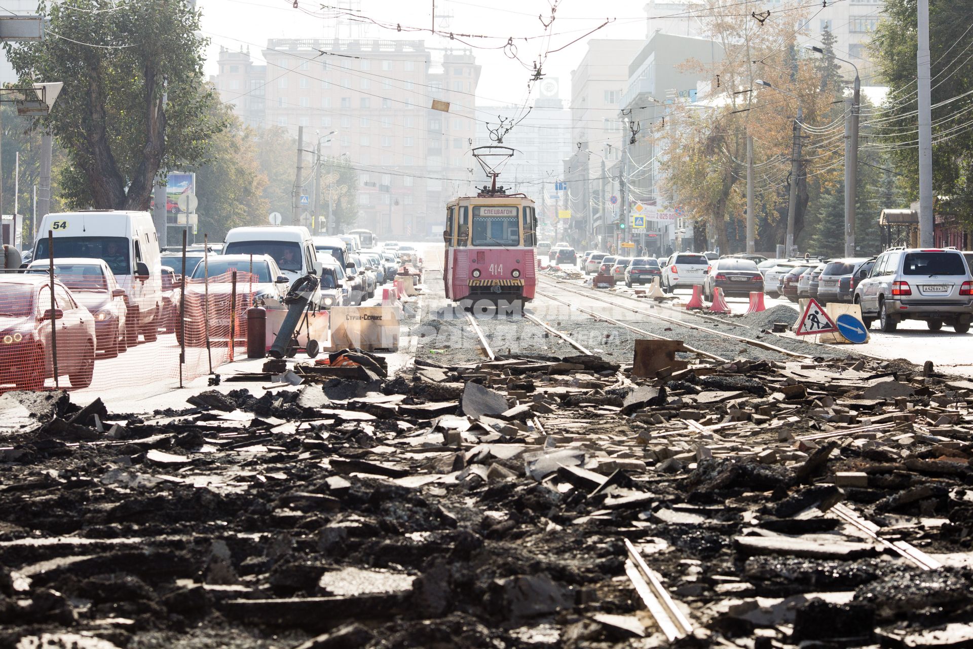 Челябинск. Дорожные работы на одной из улиц города.