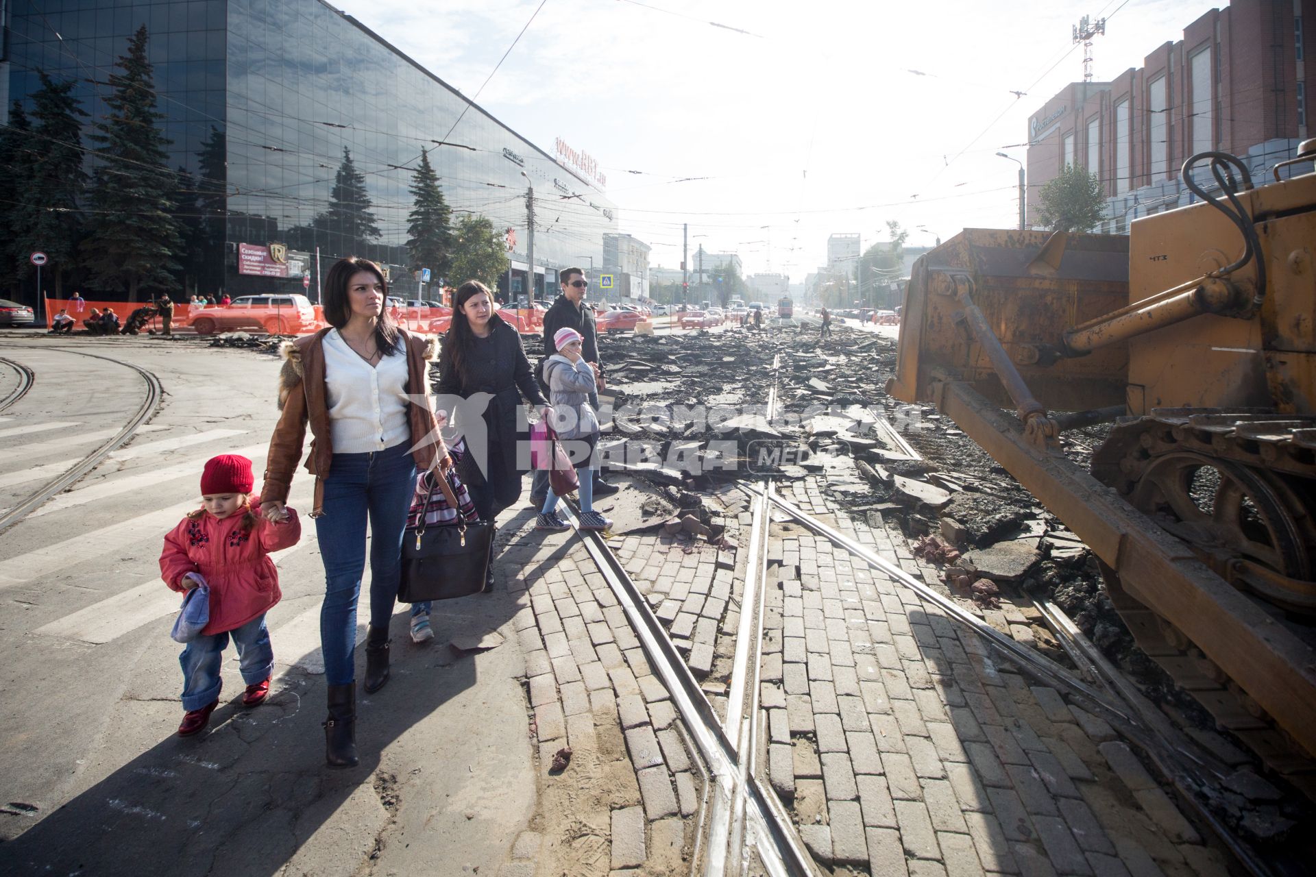 Челябинск. Дорожные работы на одной из улиц города.