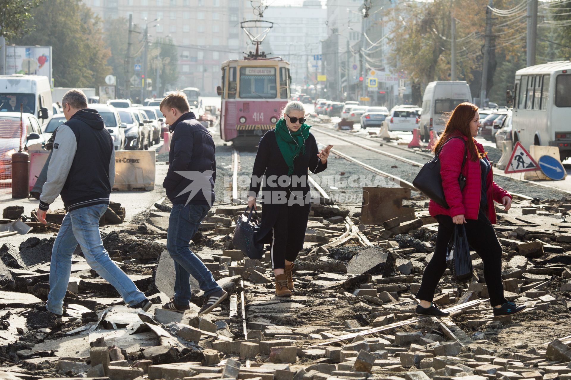 Челябинск. Дорожные работы на одной из улиц города.