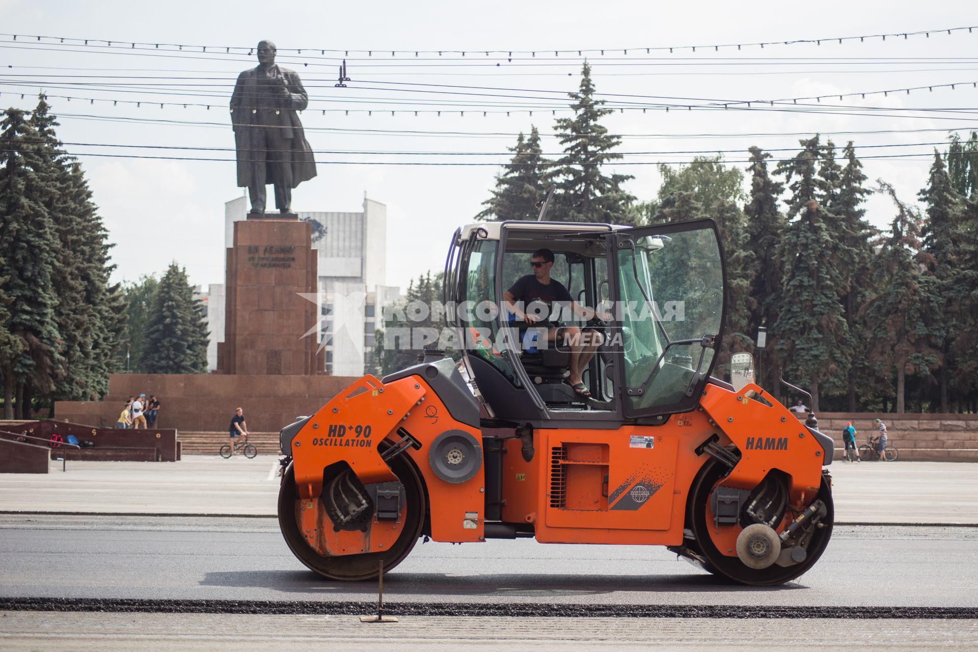 Челябинск. Дорожные работы на одной из улиц города.