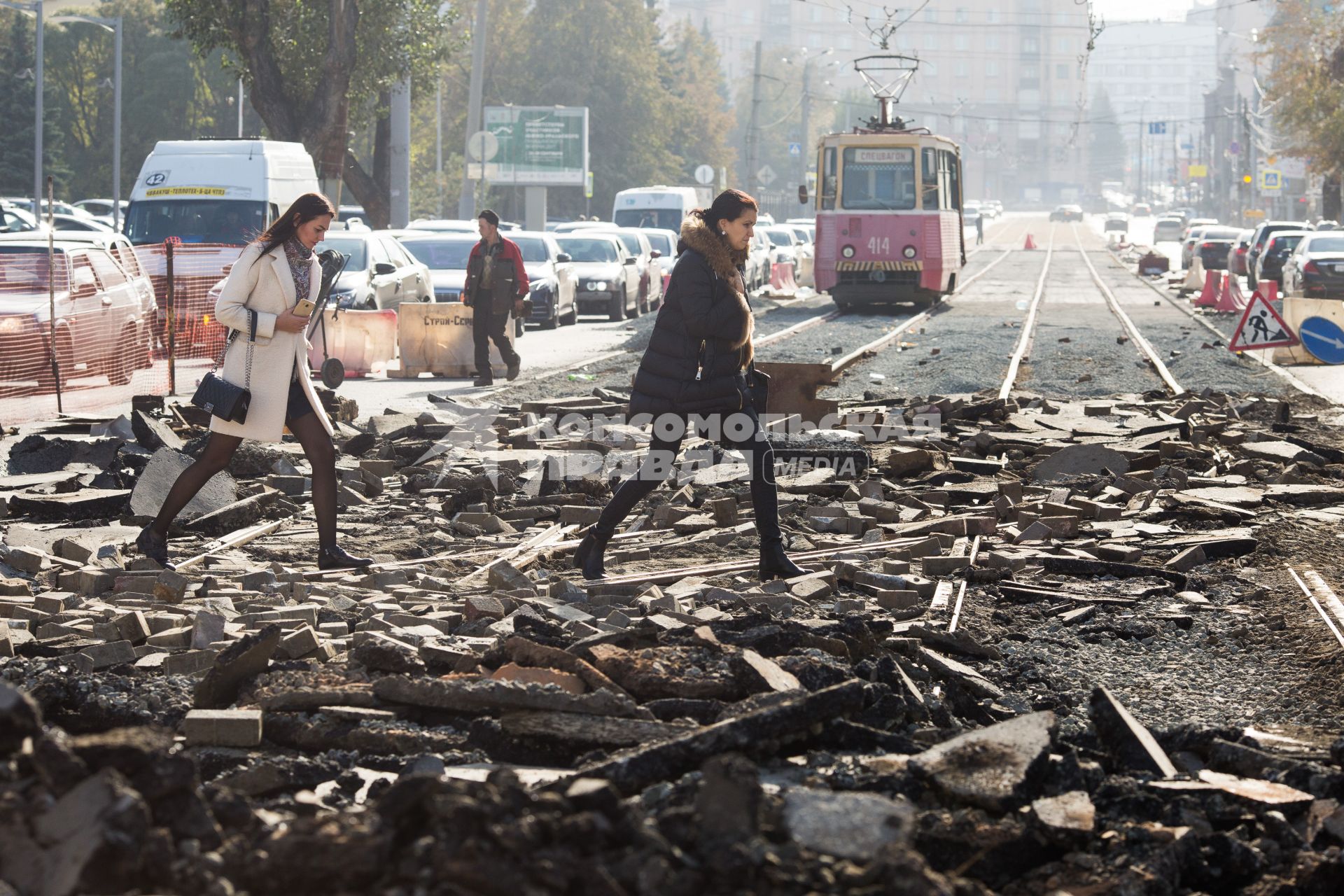 Челябинск. Дорожные работы на одной из улиц города.