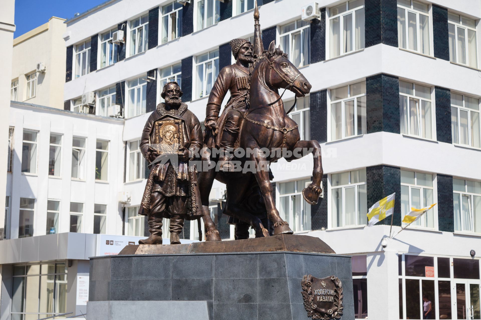 Ставрополь.  Монумент казакам-хоперцам на площади Фрунзе.