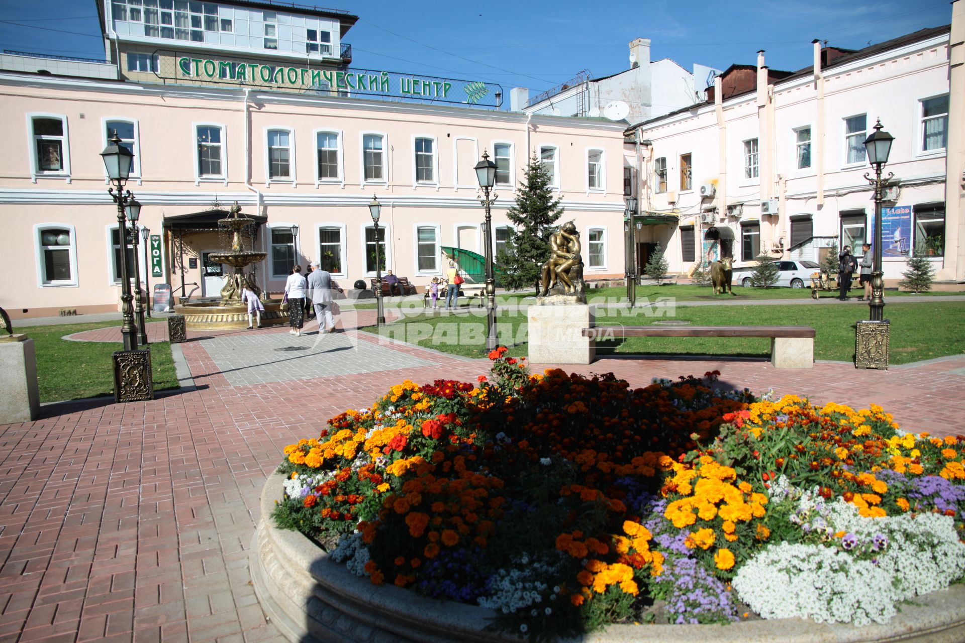 Иркутск. В парке скульптур у стоматологического центра.