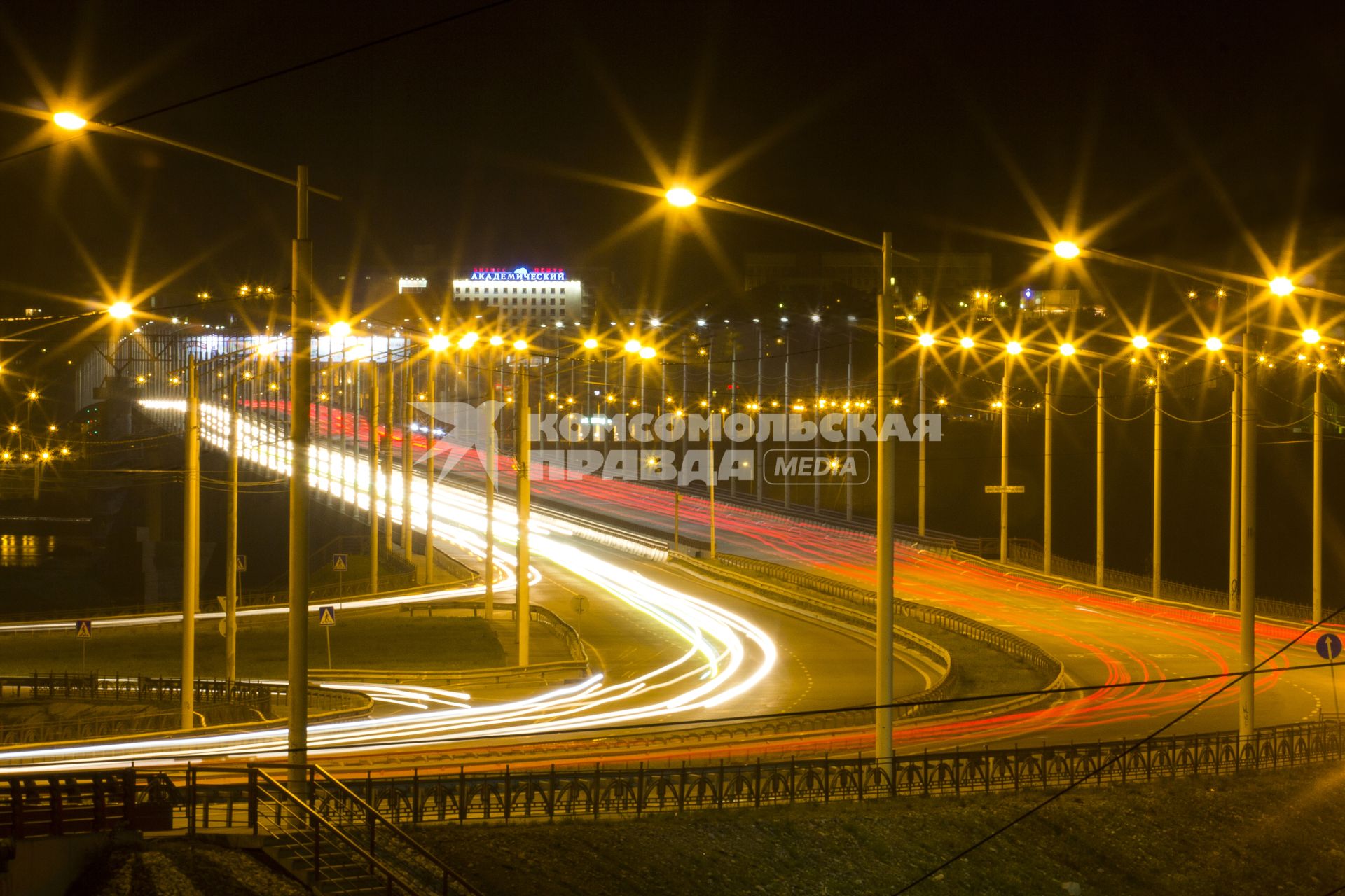 Иркутск.  Вечерние виды города.