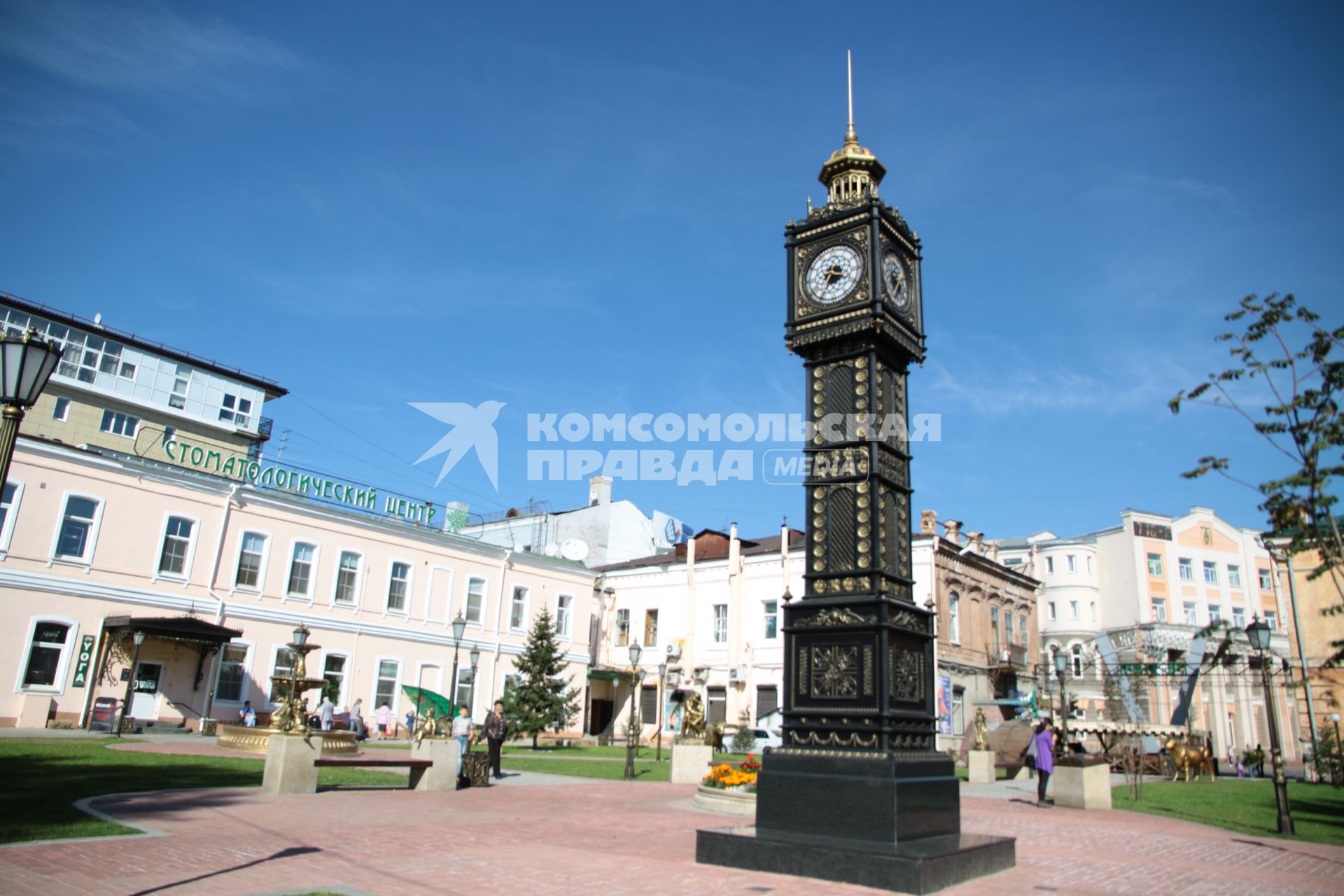 Иркутск. В парке скульптур у стоматологического центра.