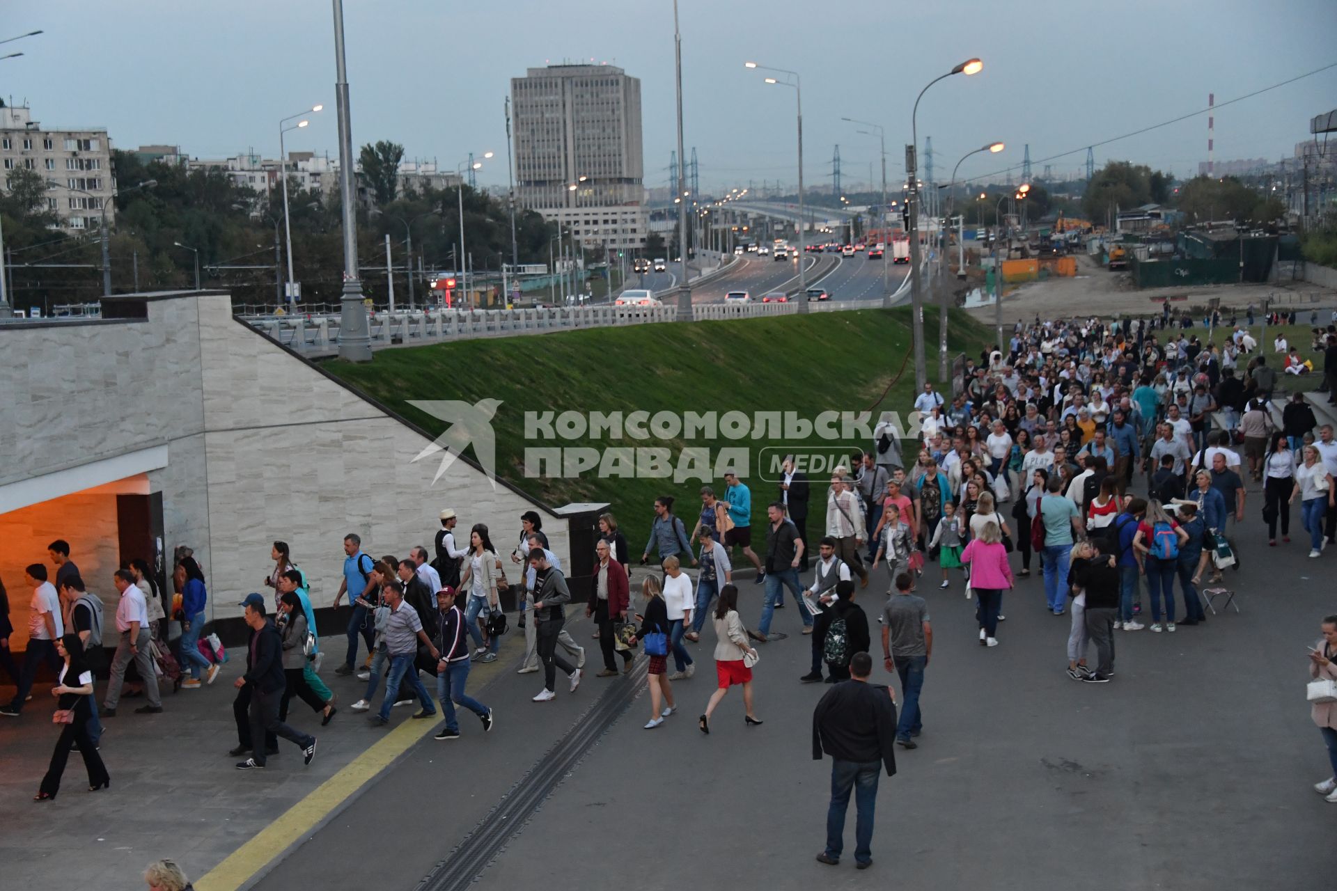 Москва. Подземный переход под Северо-Восточной хордой в районе метро Выхино.