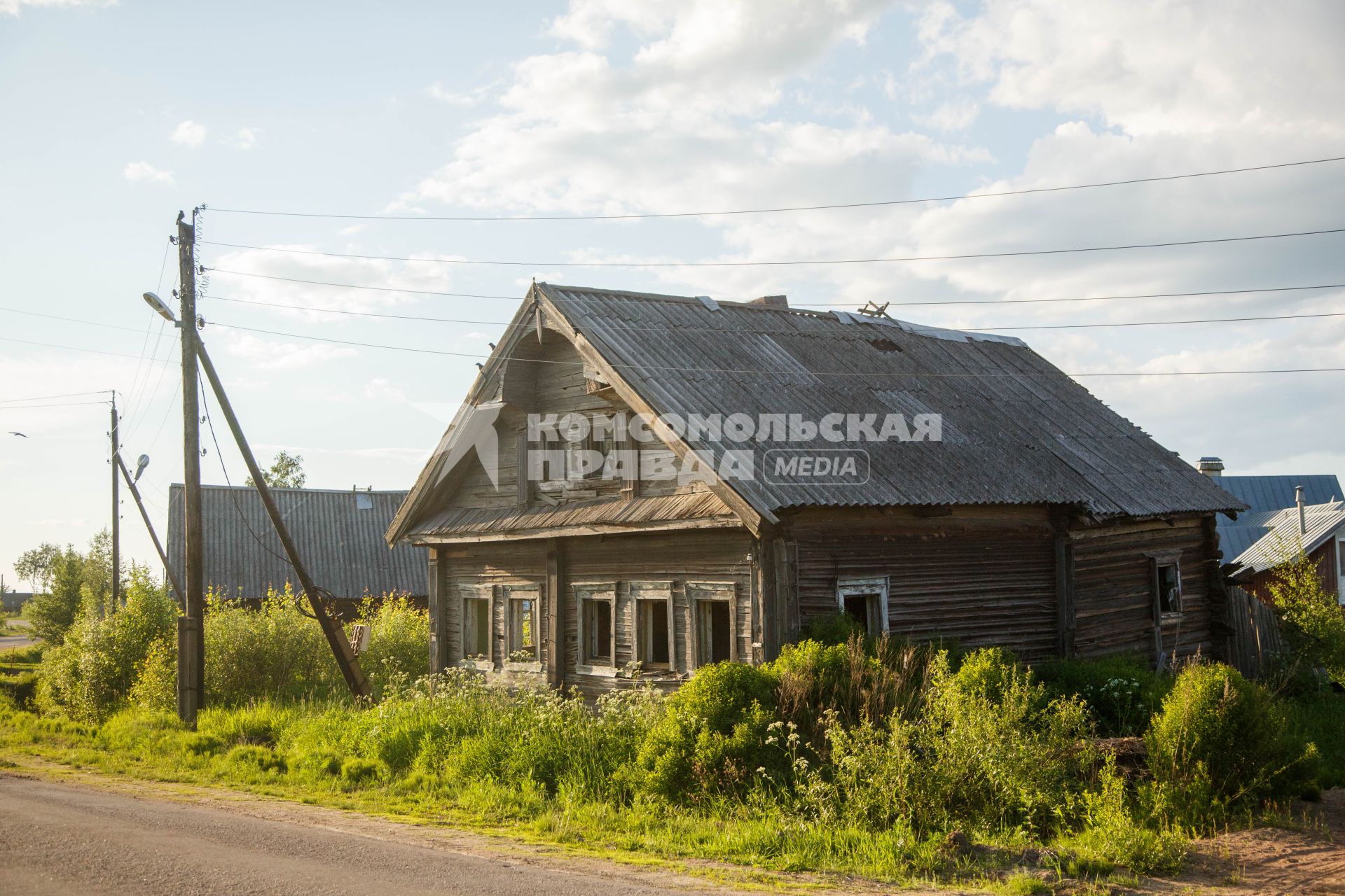 Республика Карелия. Олонец. Старый деревянный дом.