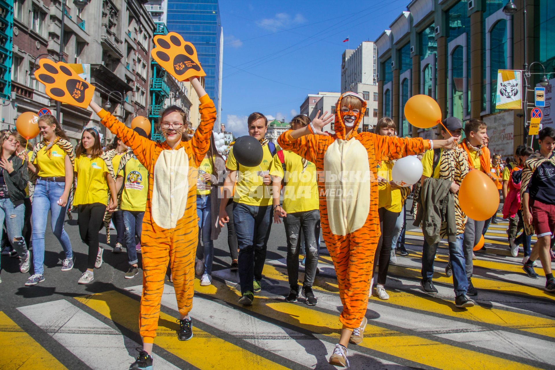 Владивосток. Участники  праздничного шествия, посвященного Дню тигра.