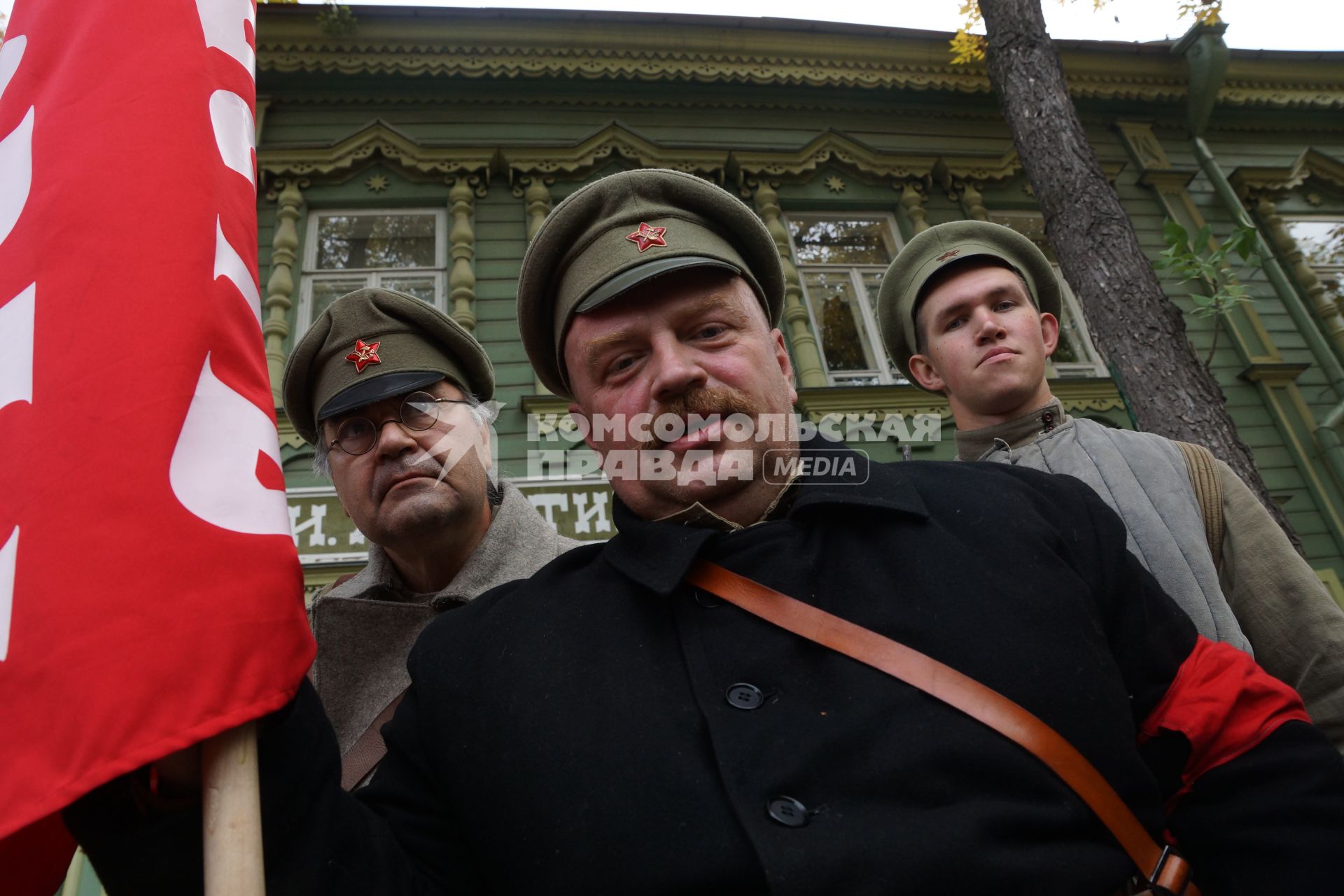 Самара. Участники фестиваля `Ожившие страницы истории`, посвященного военно-истрическим событиям 1918 года и установлению Советской власти в городе.