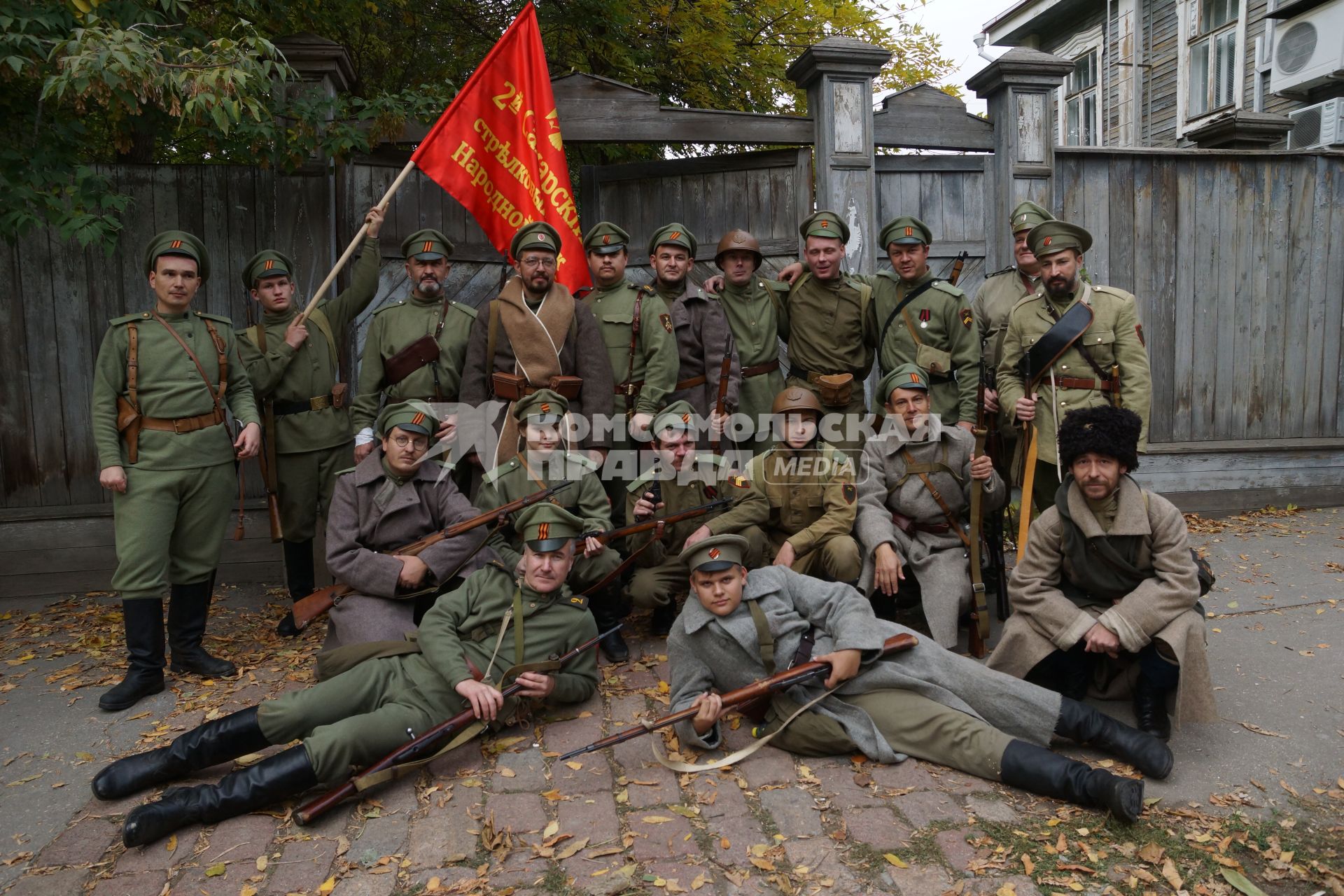 Самара. Участники фестиваля `Ожившие страницы истории`, посвященного военно-истрическим событиям 1918 года и установлению Советской власти в городе.