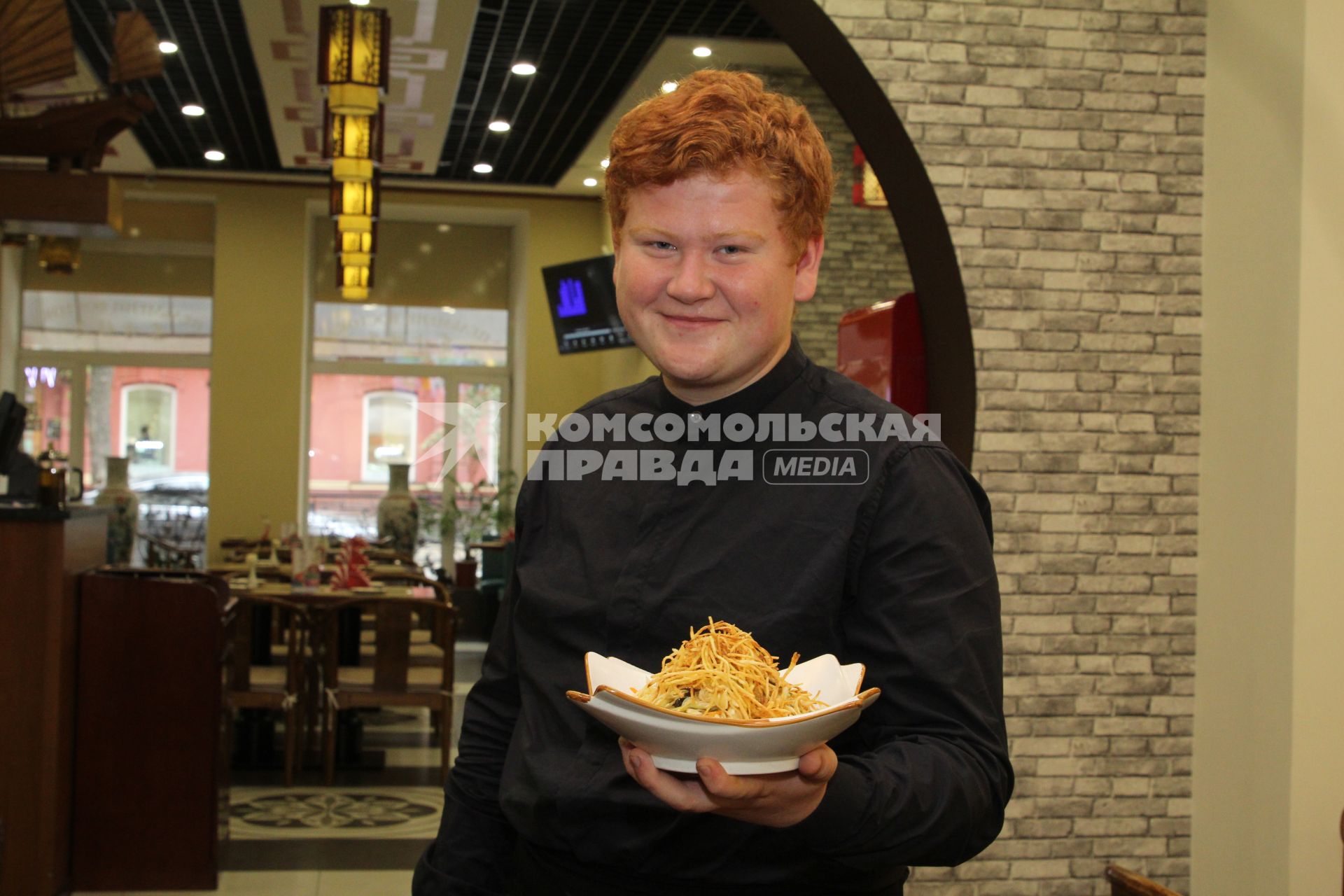 Иркутск. Блюда национальной кухни в китайском ресторане.