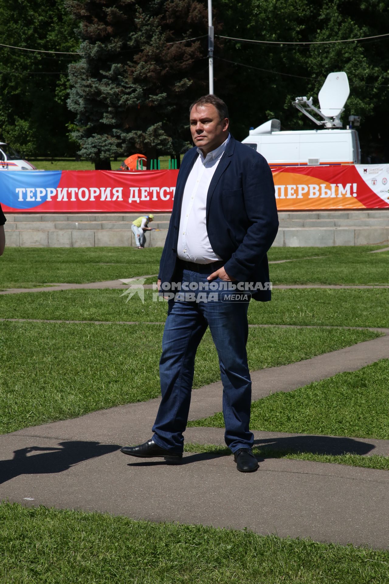 Диск293. Московский Дворец пионеров ВОРОБЬЕВЫ ГОРЫ. Международный день защиты детей. Благотворительная акция ПЕРВЫЙ ДЕТЯМ!. 2016. На снимке: телеведущий Петр Толстой