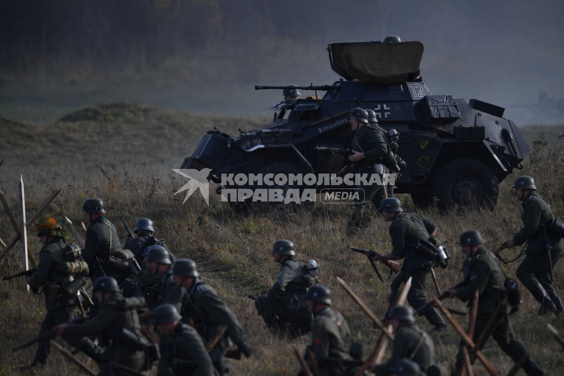 Московская область, Бородино. Участники реконструкции боев на Можайской линии обороны в октябре 1941 года,  проведенных  в рамках военно-исторического фестиваля `Москва за нами.1941 год`.