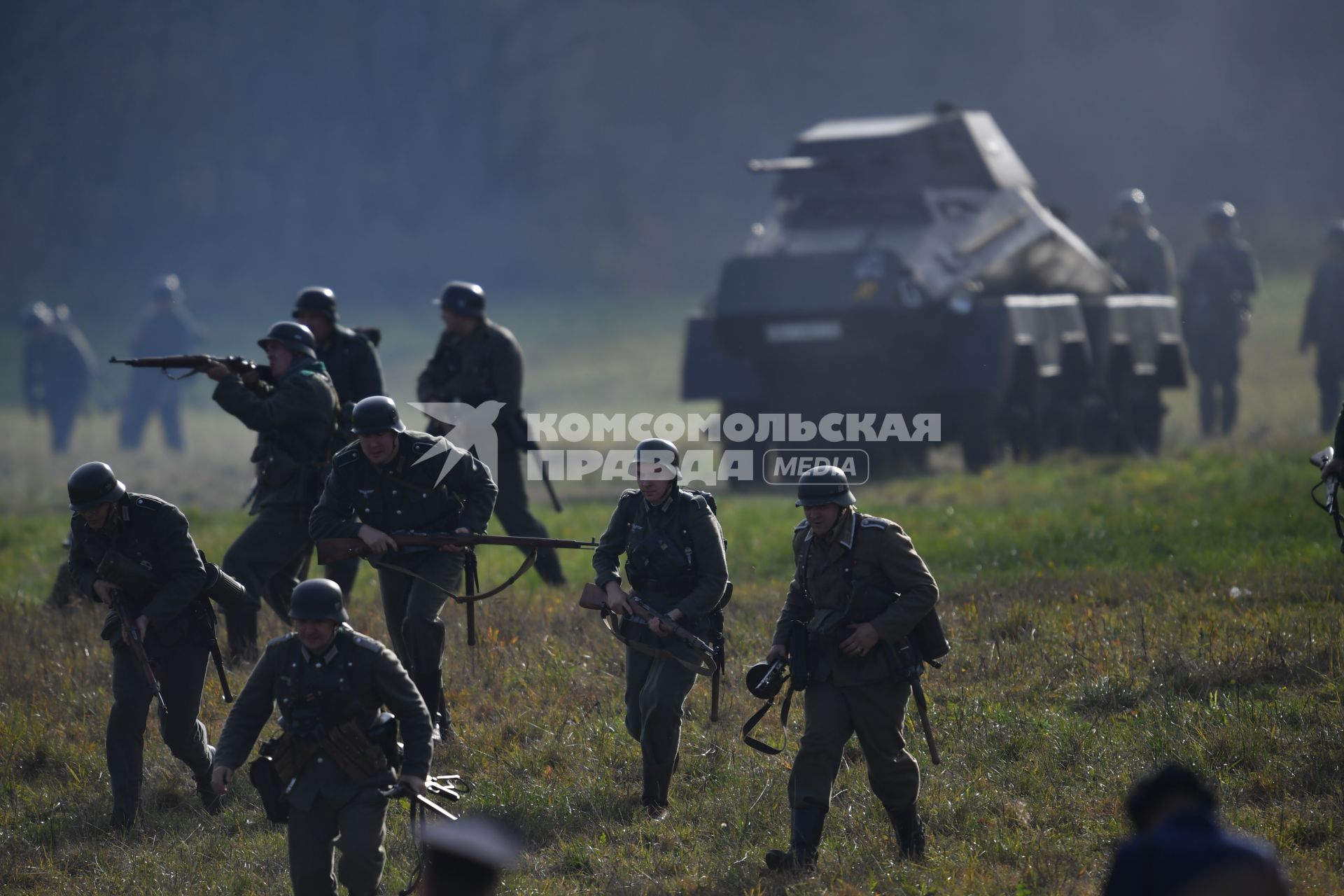 Московская область, Бородино. Участники реконструкции боев на Можайской линии обороны в октябре 1941 года,  проведенных  в рамках военно-исторического фестиваля `Москва за нами.1941 год`.