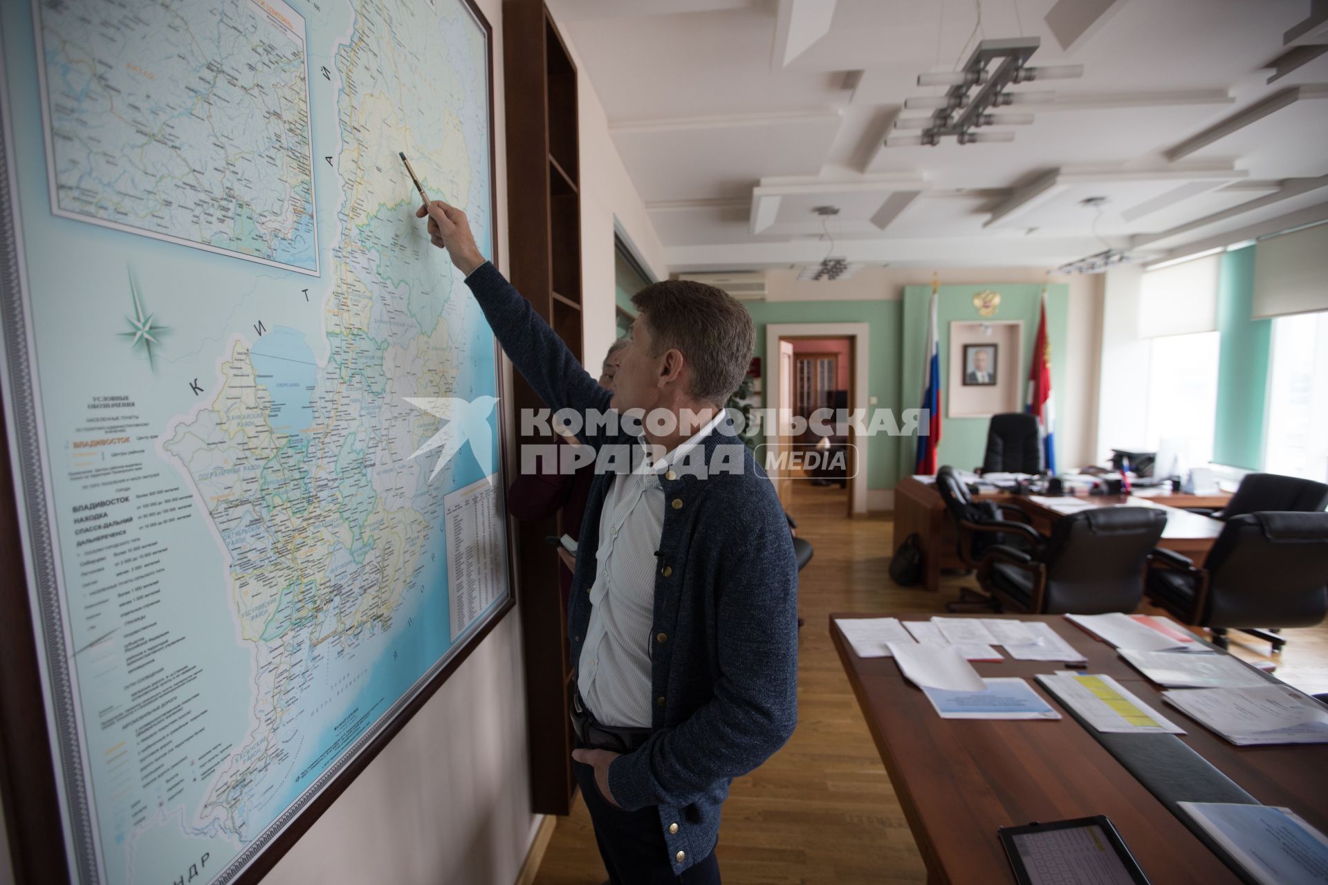 Владивосток. Временно исполняющий обязанности губернатора Приморского края Олег Кожемяко.