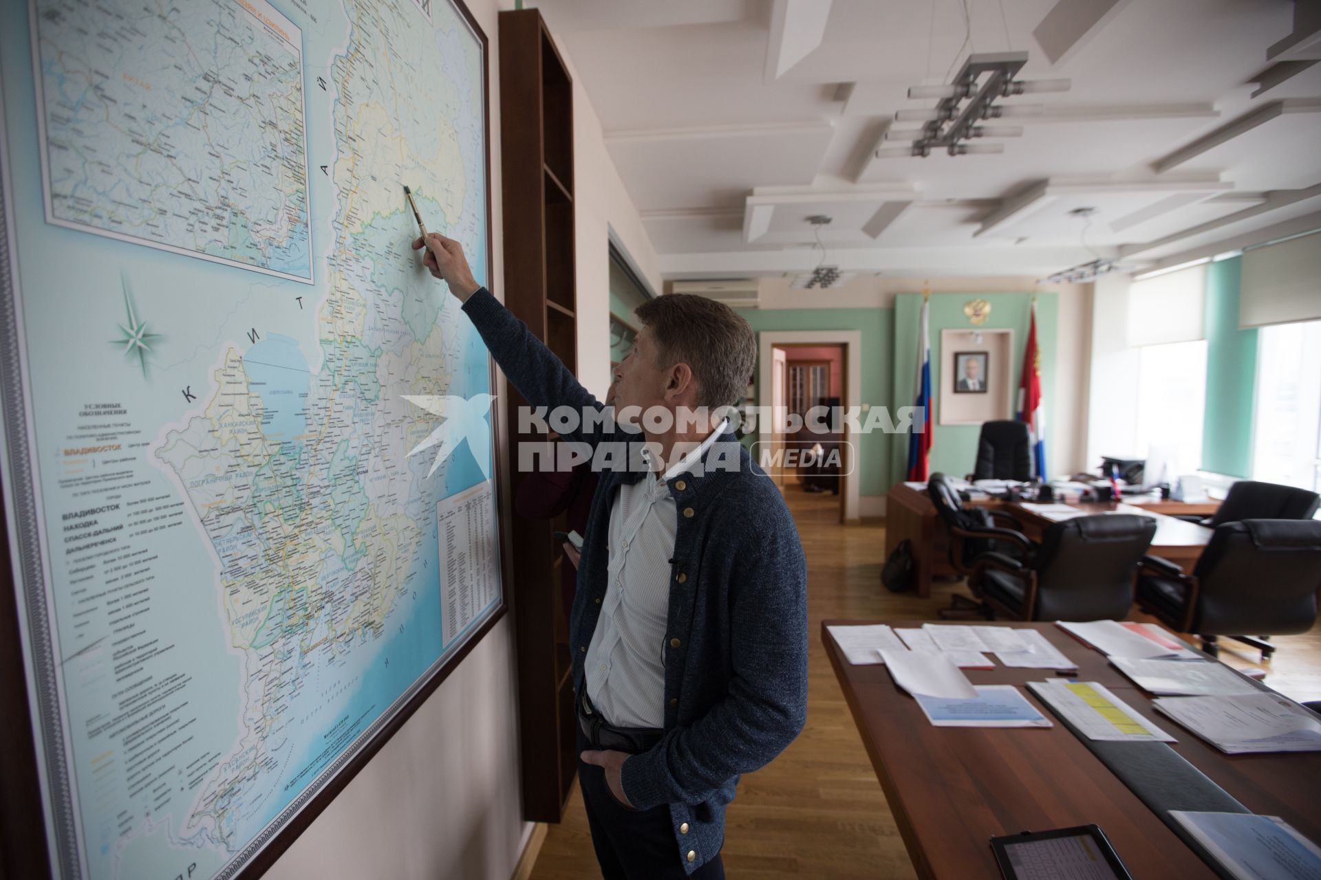 Владивосток. Временно исполняющий обязанности губернатора Приморского края Олег Кожемяко.