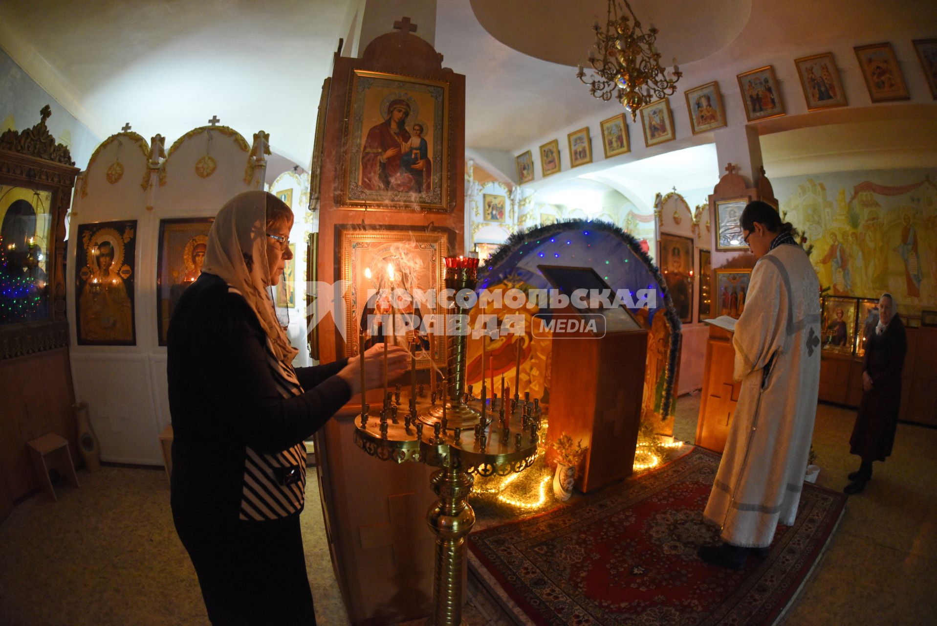 Оренбург. Празднование Рождества в храме.