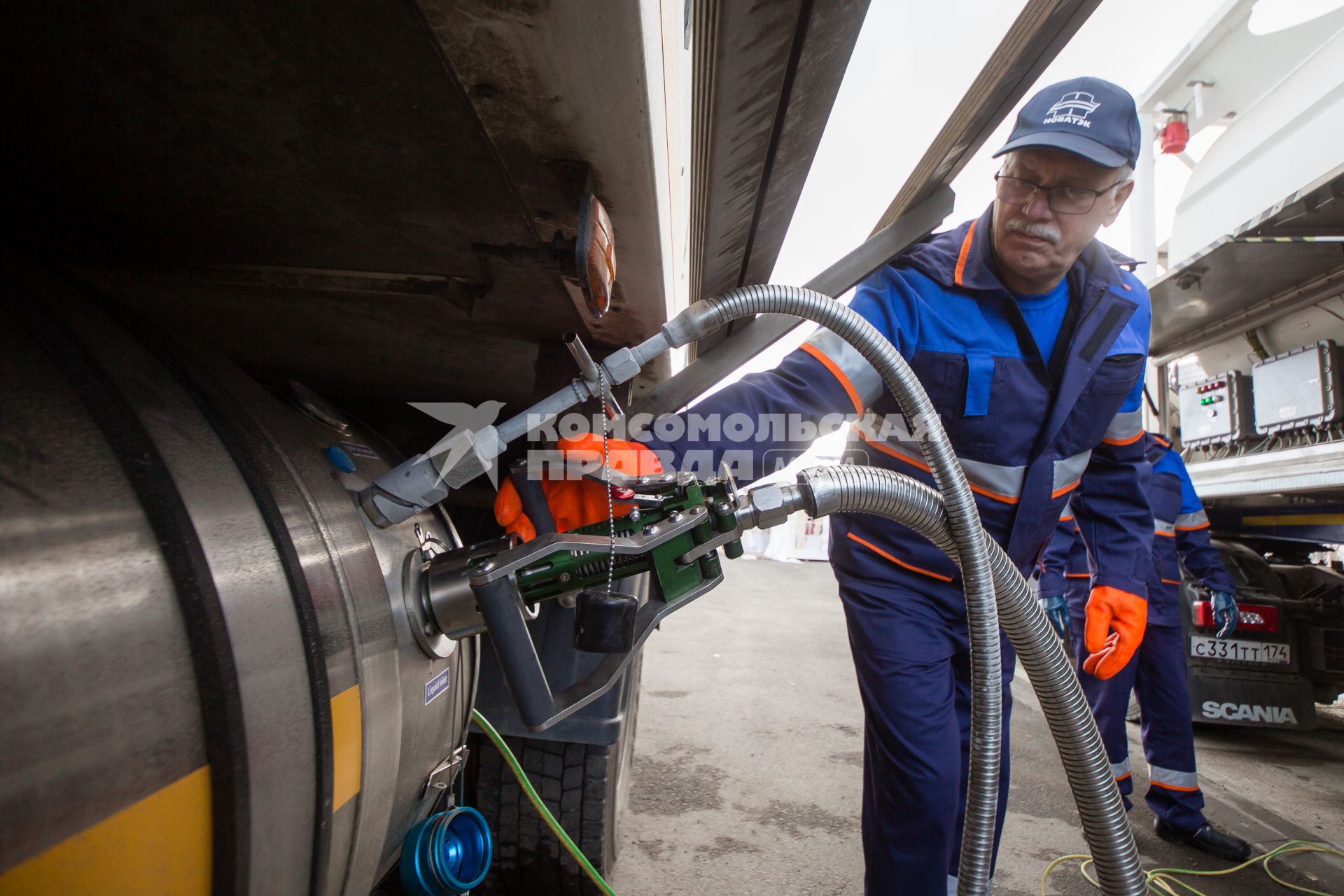 Челябинск. Передвижной автомобильный газовый заправочный комплекс.