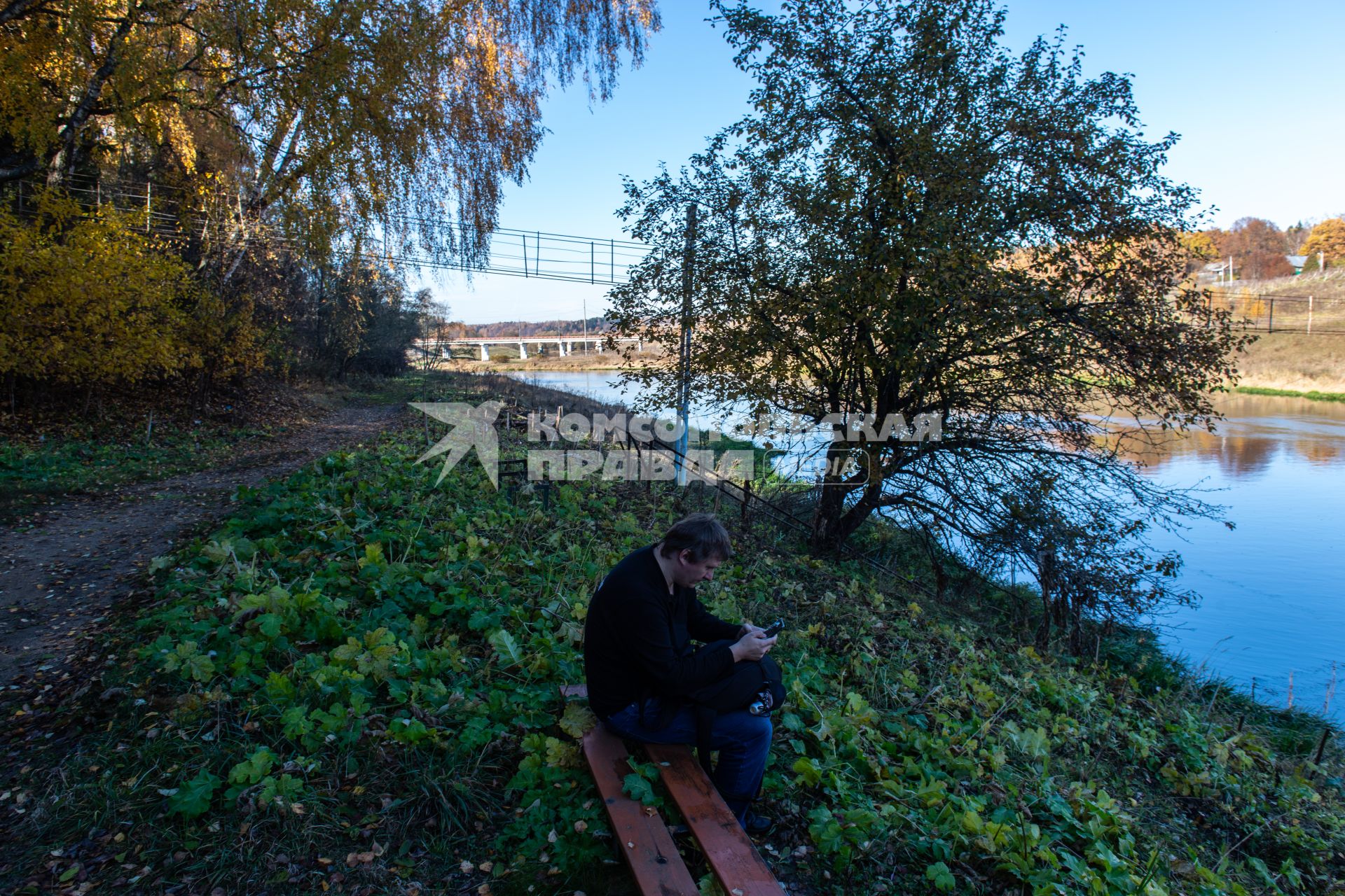 Московская область.  Вид на разрушенный  мост через Москву-реку    между деревнями Марс и Марково  Рузского  района.