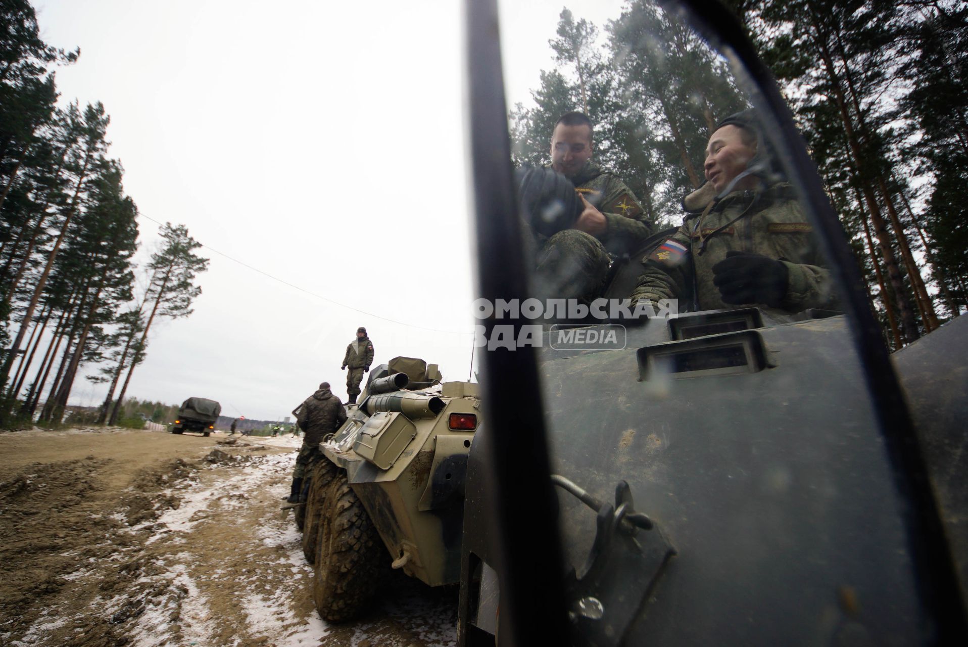 Екатеринбург. Свердловский полигон. Военнослужащие армии государств-членов ОДКБ (Организация Договора о коллективной безопасности) во время совместных учений миротворческих сил \'Нерушимое братство – 2018\'