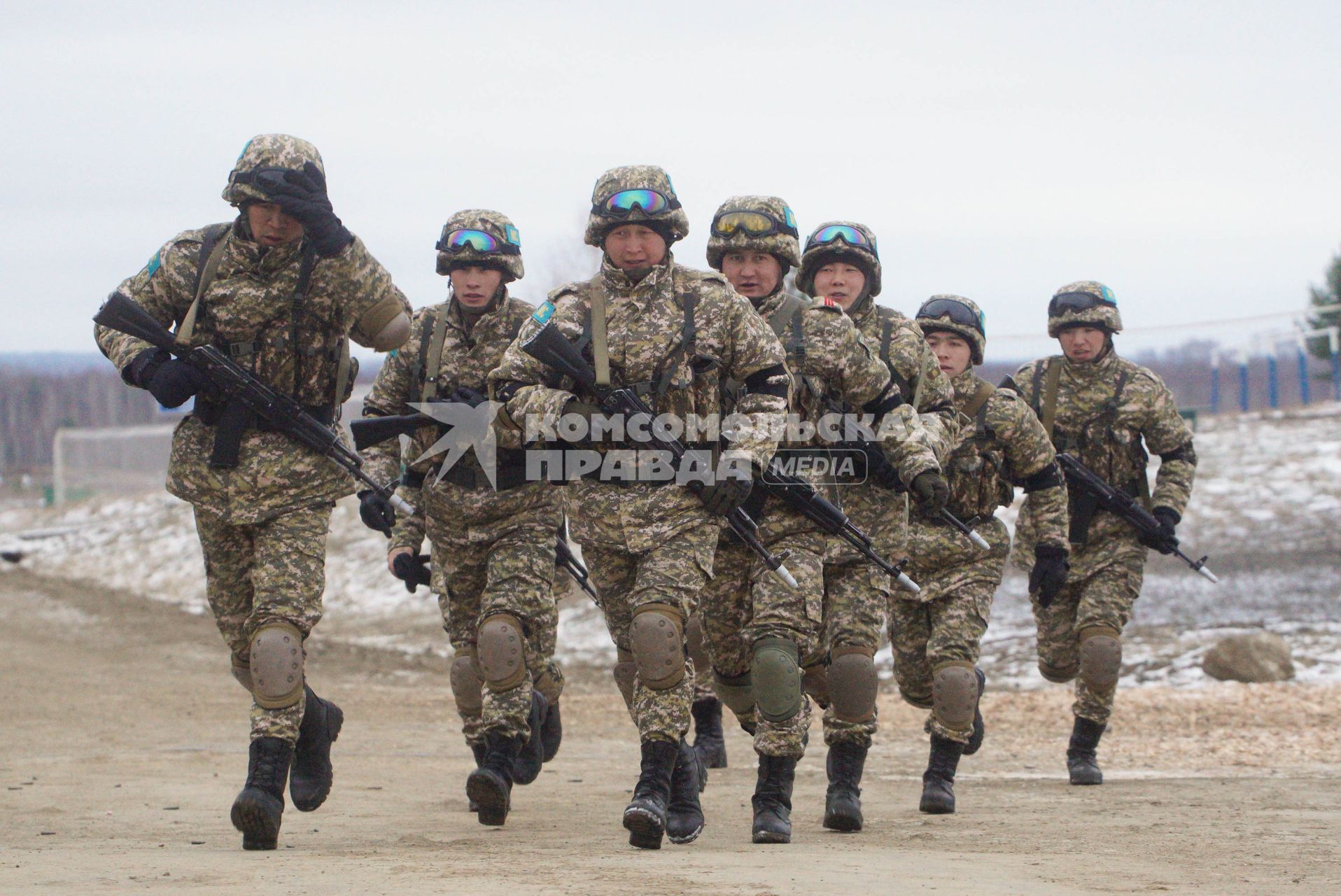 Екатеринбург. Свердловский полигон. Военнослужаще армии Казахстана во время совместных учений миротворческих сил государств-членов ОДКБ (Организация Договора о коллективной безопасности) \'Нерушимое братство – 2018\'