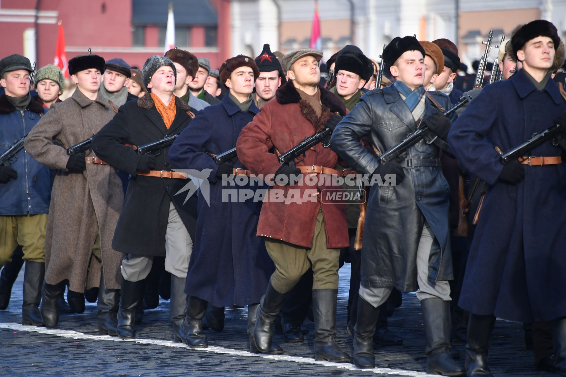 Москва. Участники марша, посвященного 77-й годовщине военного парада 1941 года, на Красной площади.