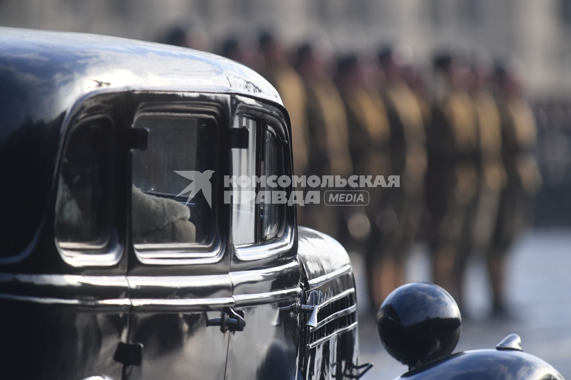 Москва. Участники марша, посвященного 77-й годовщине военного парада 1941 года, на Красной площади.