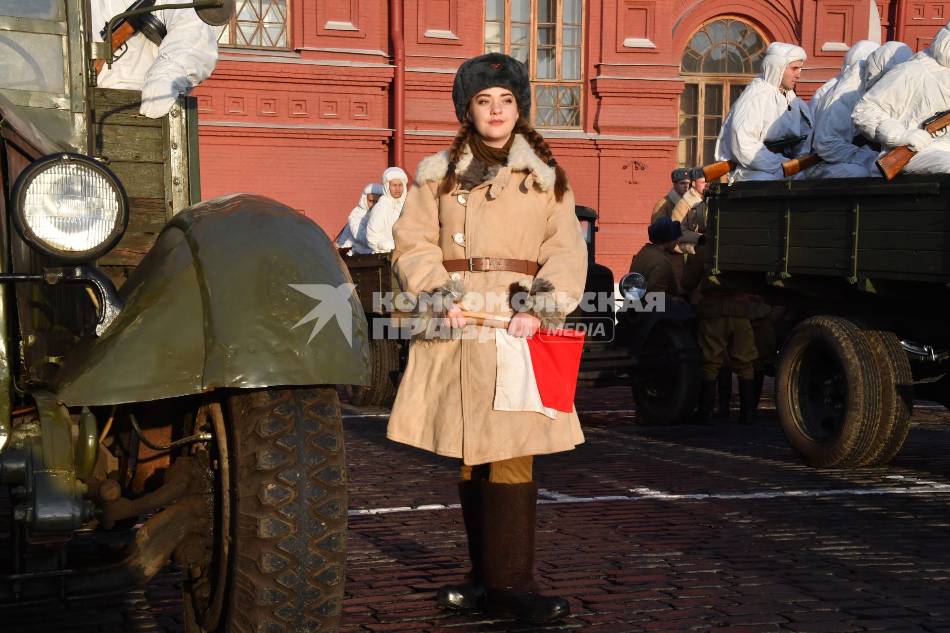 Москва. Участники марша, посвященного 77-й годовщине военного парада 1941 года, на Красной площади.