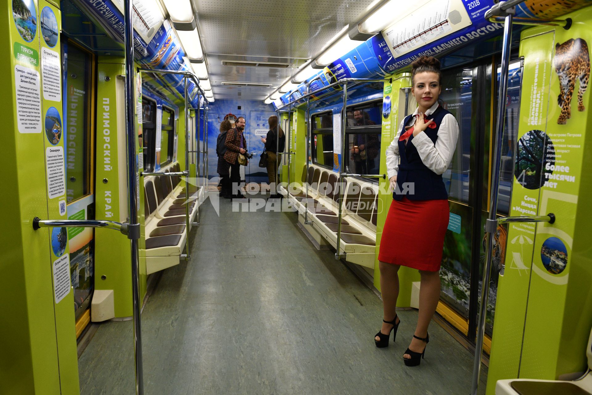 Москва. Запуск тематического поезда метрополитена `Дальневосточный экспресс`в электродепо `Красная пресня`.