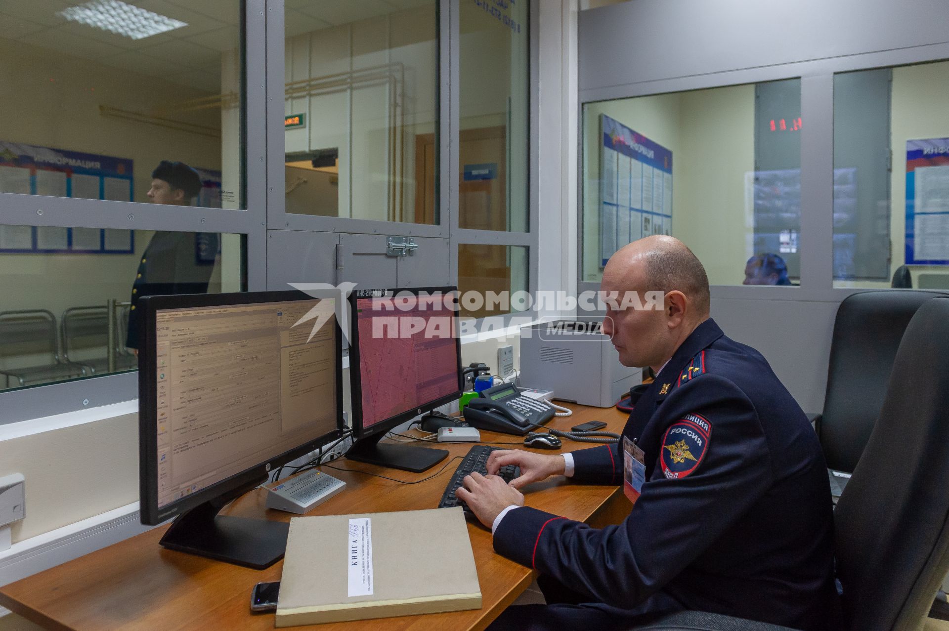 Санкт-Петербург. Дежурная часть отдела полиции в новом здании отделения  полиции  Выборгского района.