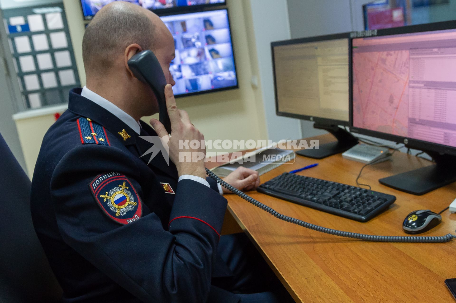 Санкт-Петербург. Дежурная часть отдела полиции в новом здании отделения  полиции  Выборгского района.