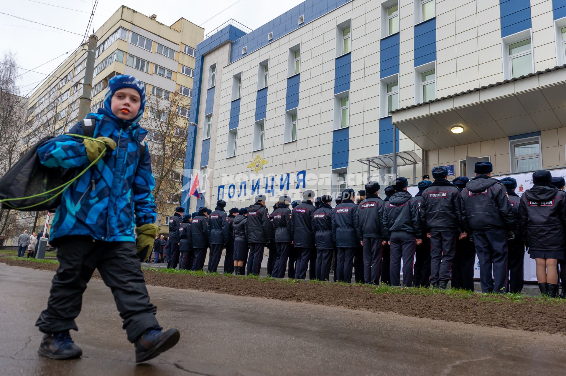 Санкт-Петербург.  Сотрудники полиции во время открытия нового здание отделения  полиции  Выборгского района.