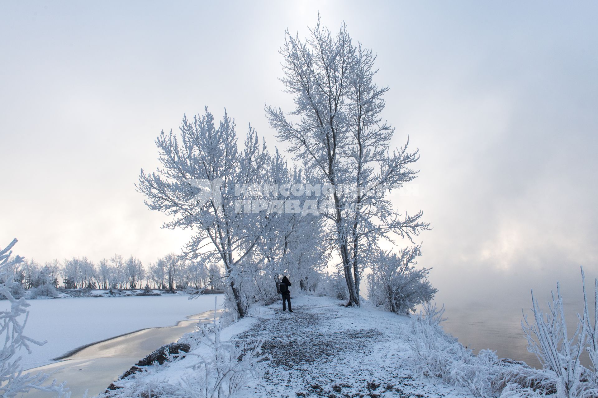 Красноярск. На берегу Енисея.