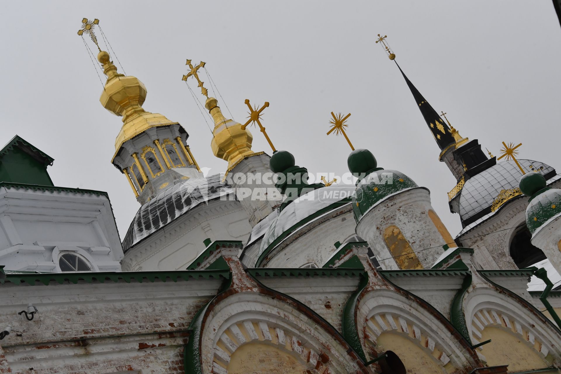 Великий Устюг. Купола Успенского собора.