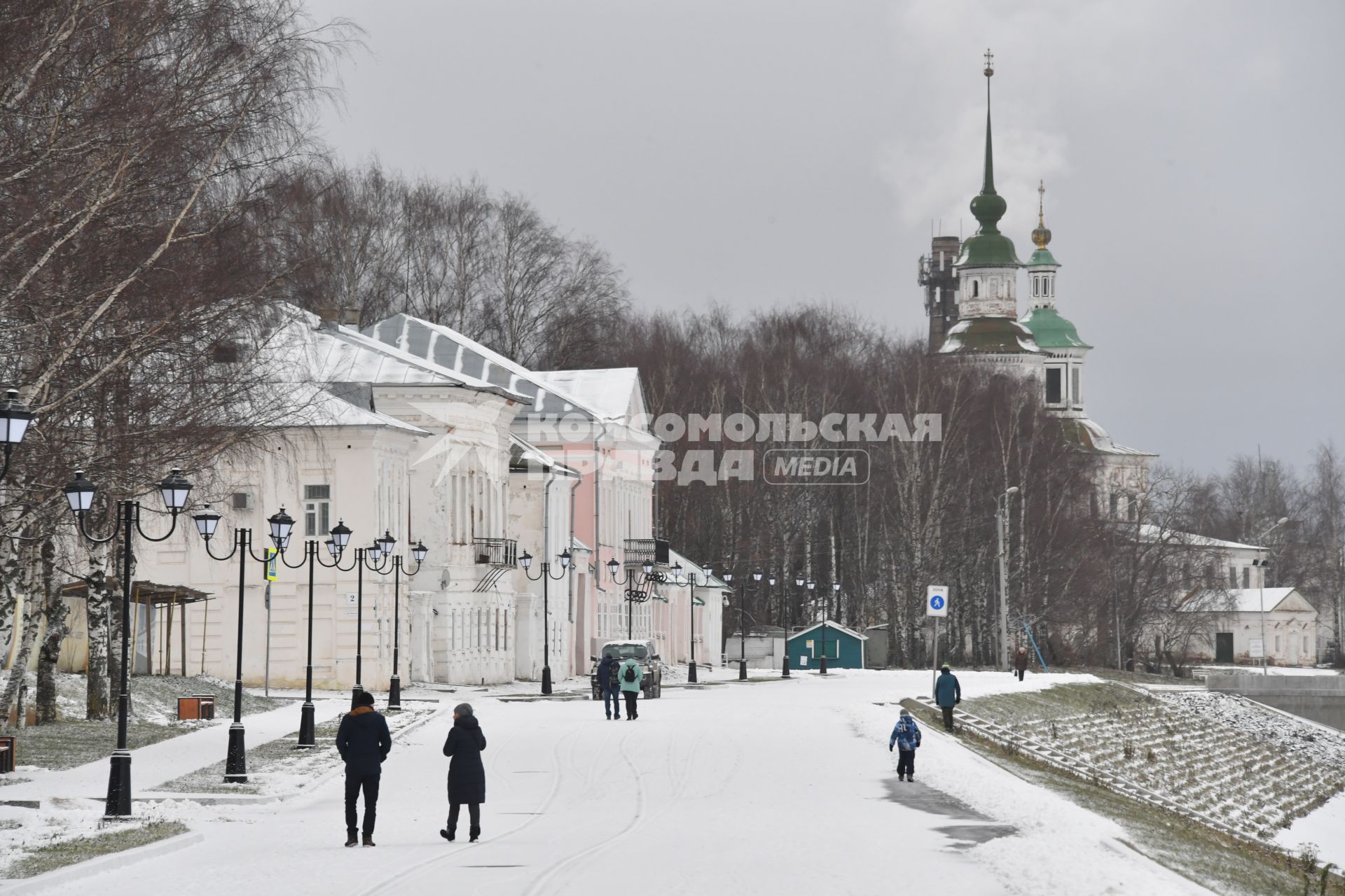 Великий Устюг.На улице города.