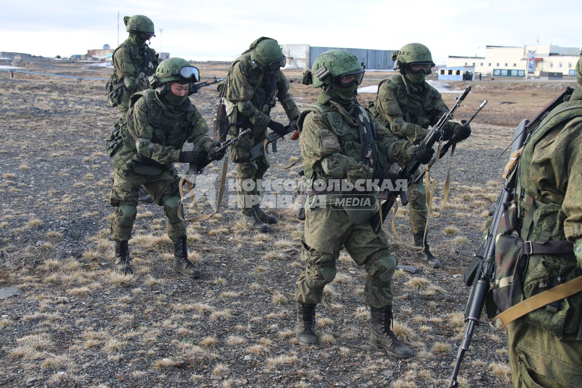 Архангельская область, архипелаг Новая Земля.  Военнослужащие во время учений.