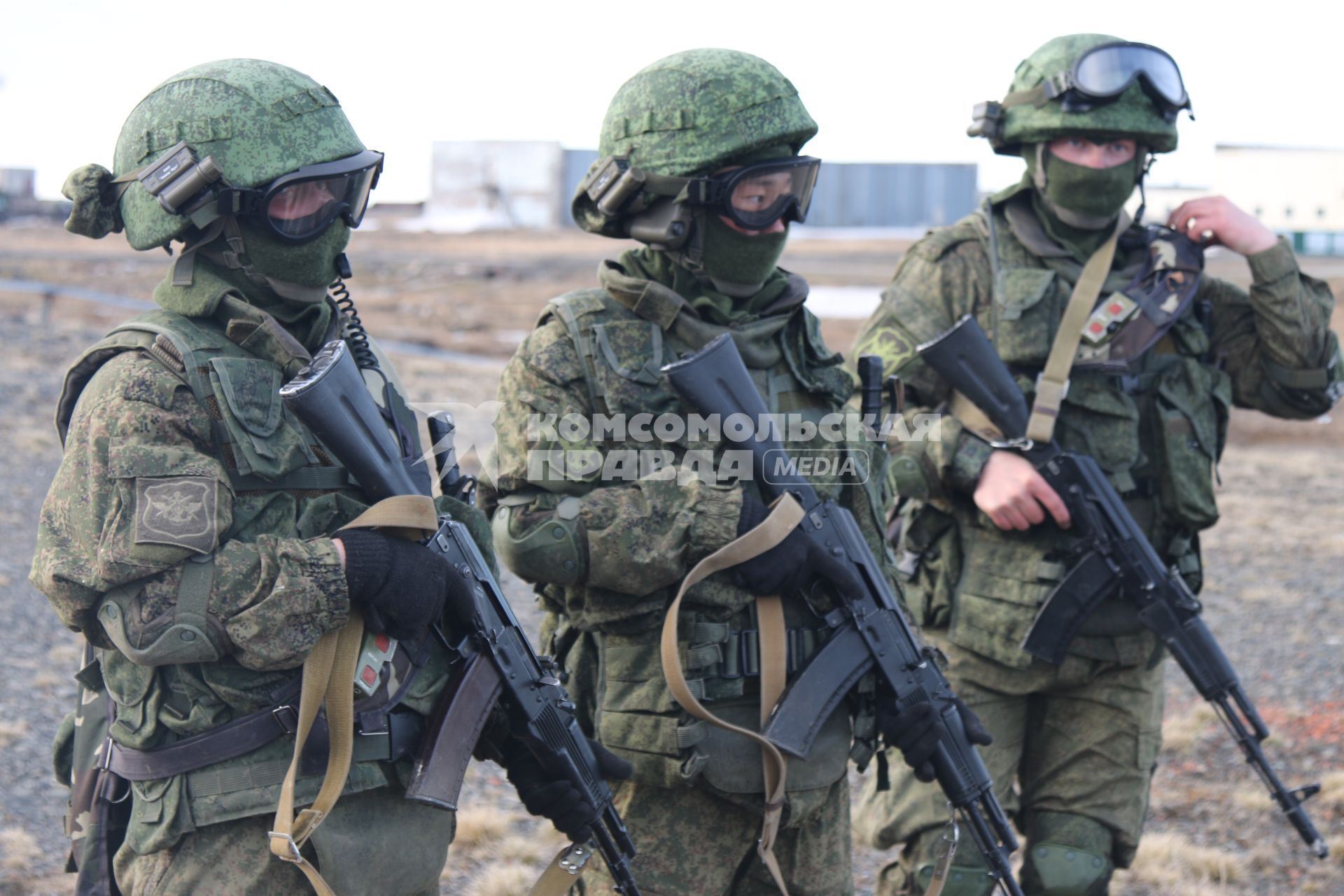 Архангельская область, архипелаг Новая Земля.  Военнослужащие во время учений.