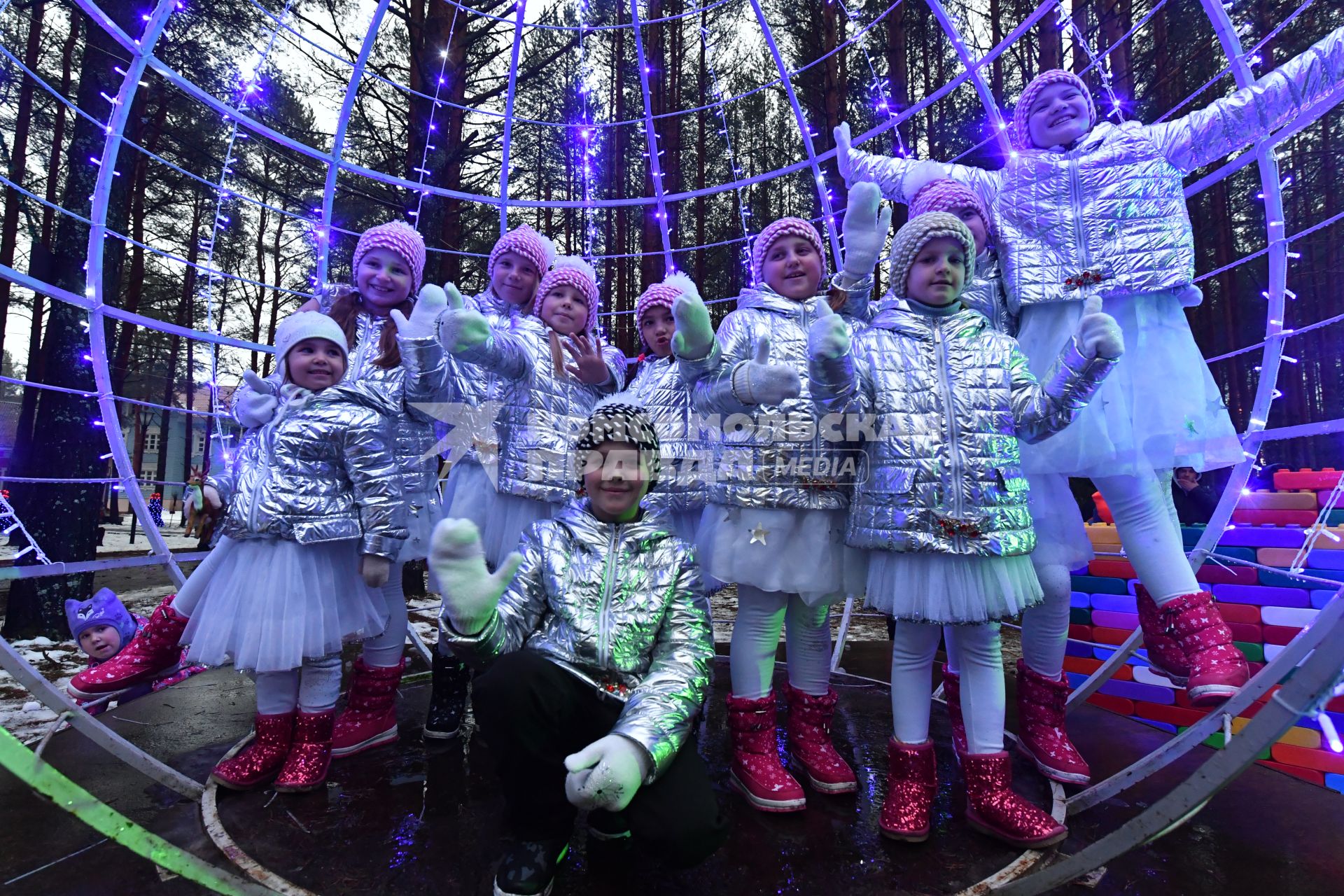 Вологодская область, Великий Устюг.  Празднование дня рождения Деда Мороза в его резиденции.