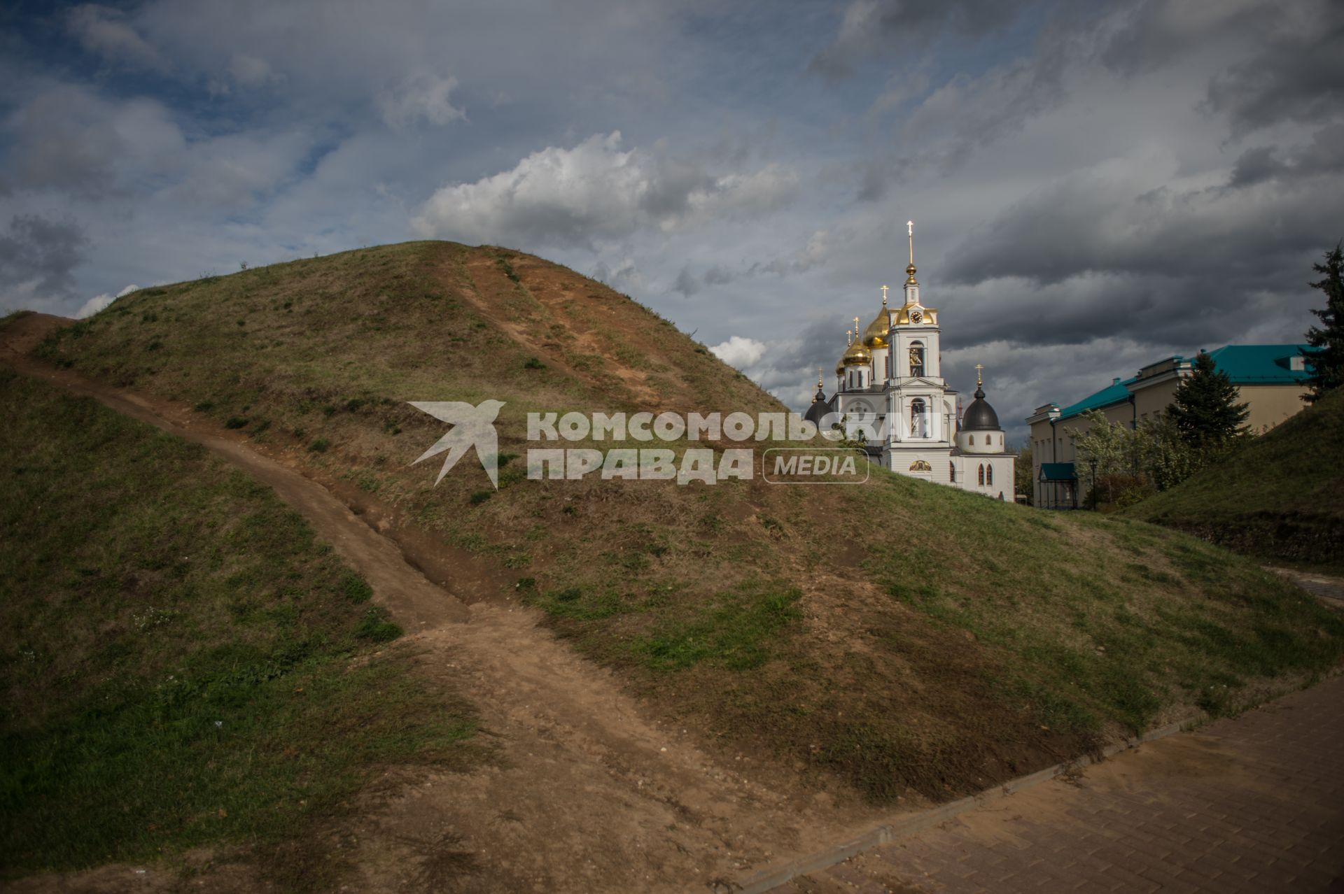 Московская область, Дмитров.  Успенский собор на территории Дмитровского кремля.