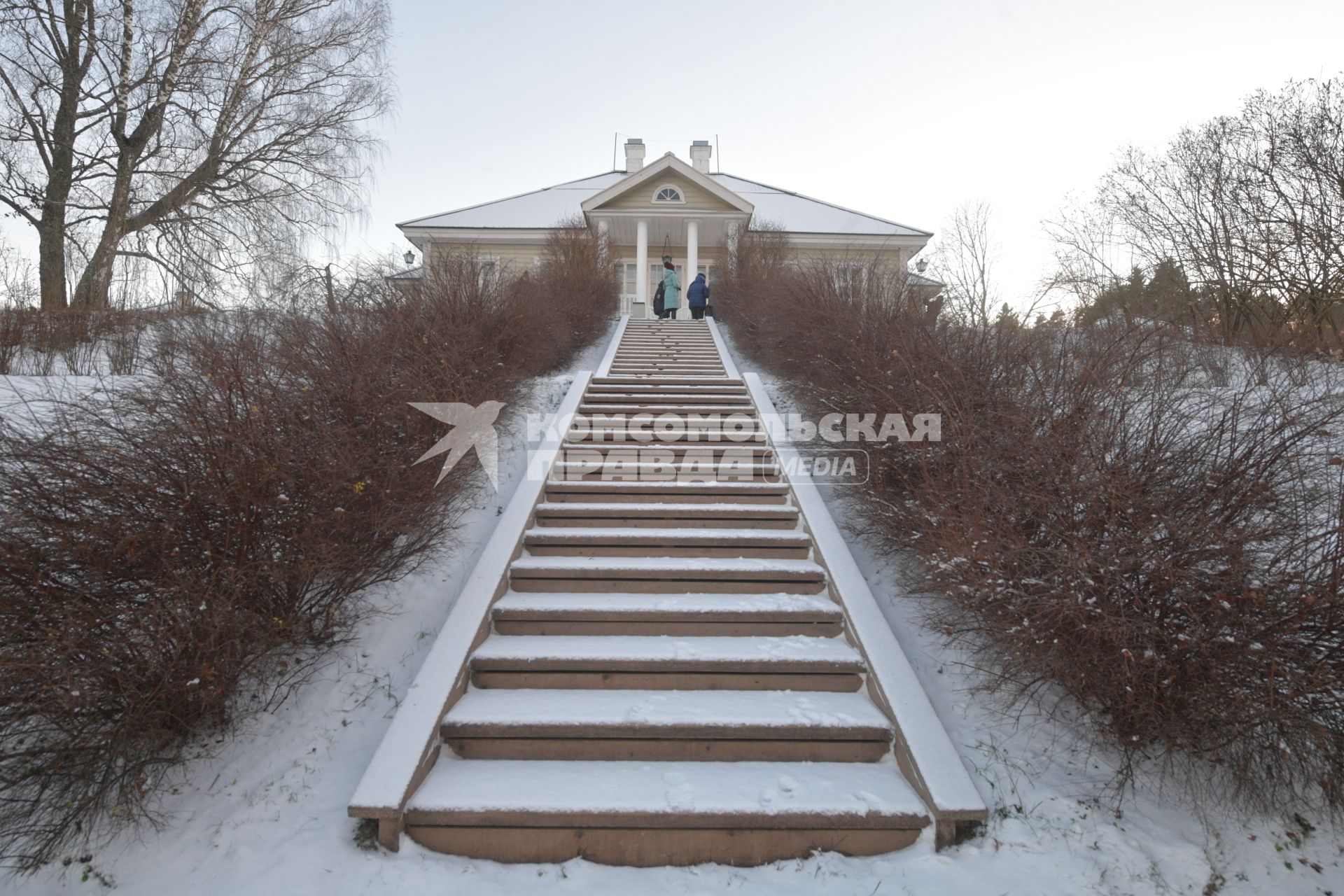 Псковская область, Пушкинские Горы, Михайловское.  Родовое имение  А.С. Пушкина на территории Государственного мемориального историко-литературного и природно-ландшафтного музея-заповедника `Михайловское`.