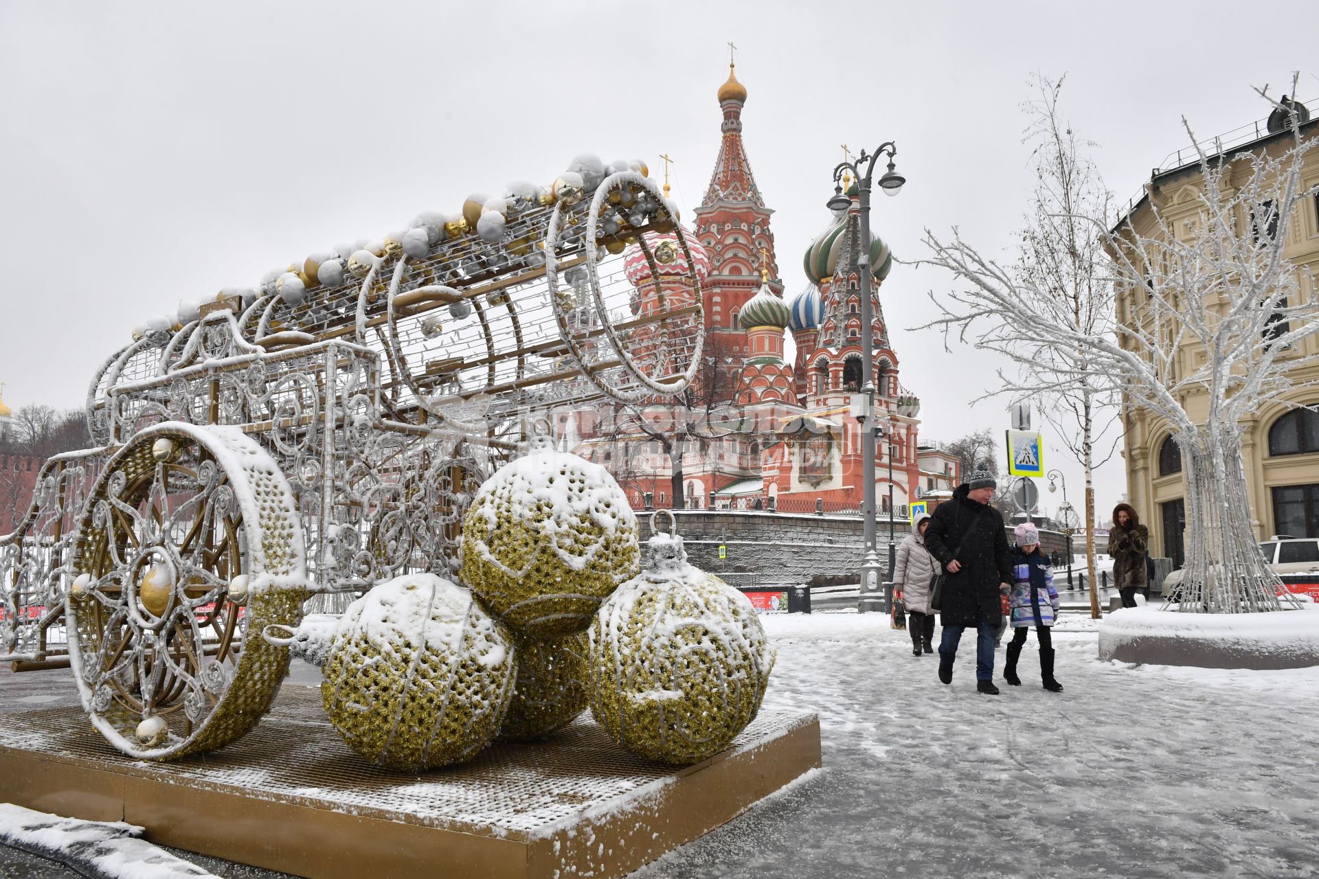 Москва.  Новогоднее оформление на