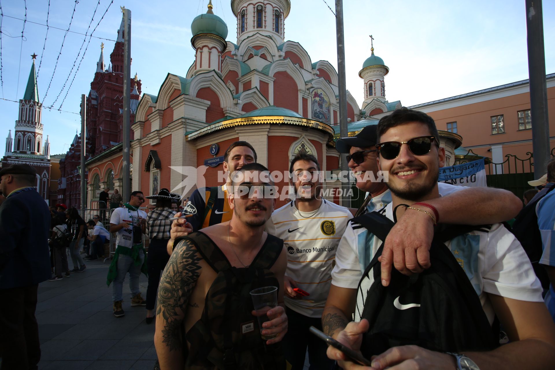 Диск299. Чемпионат мира по футболу 2018 FIFA. На снимке: футбольные болельщики