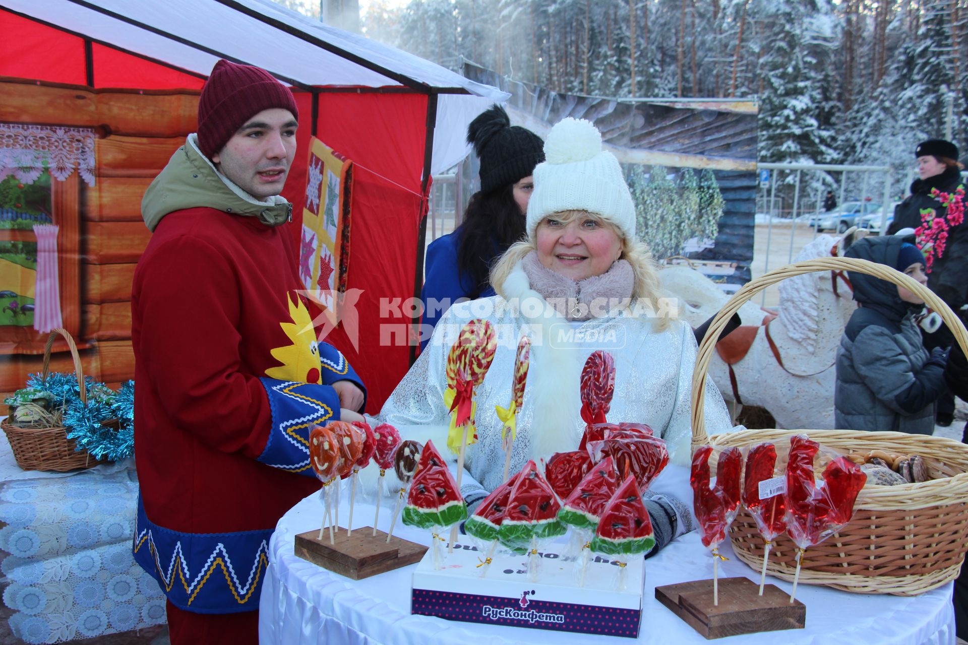 Московская область.  Церемония  рубки главной новогодней ели страны.