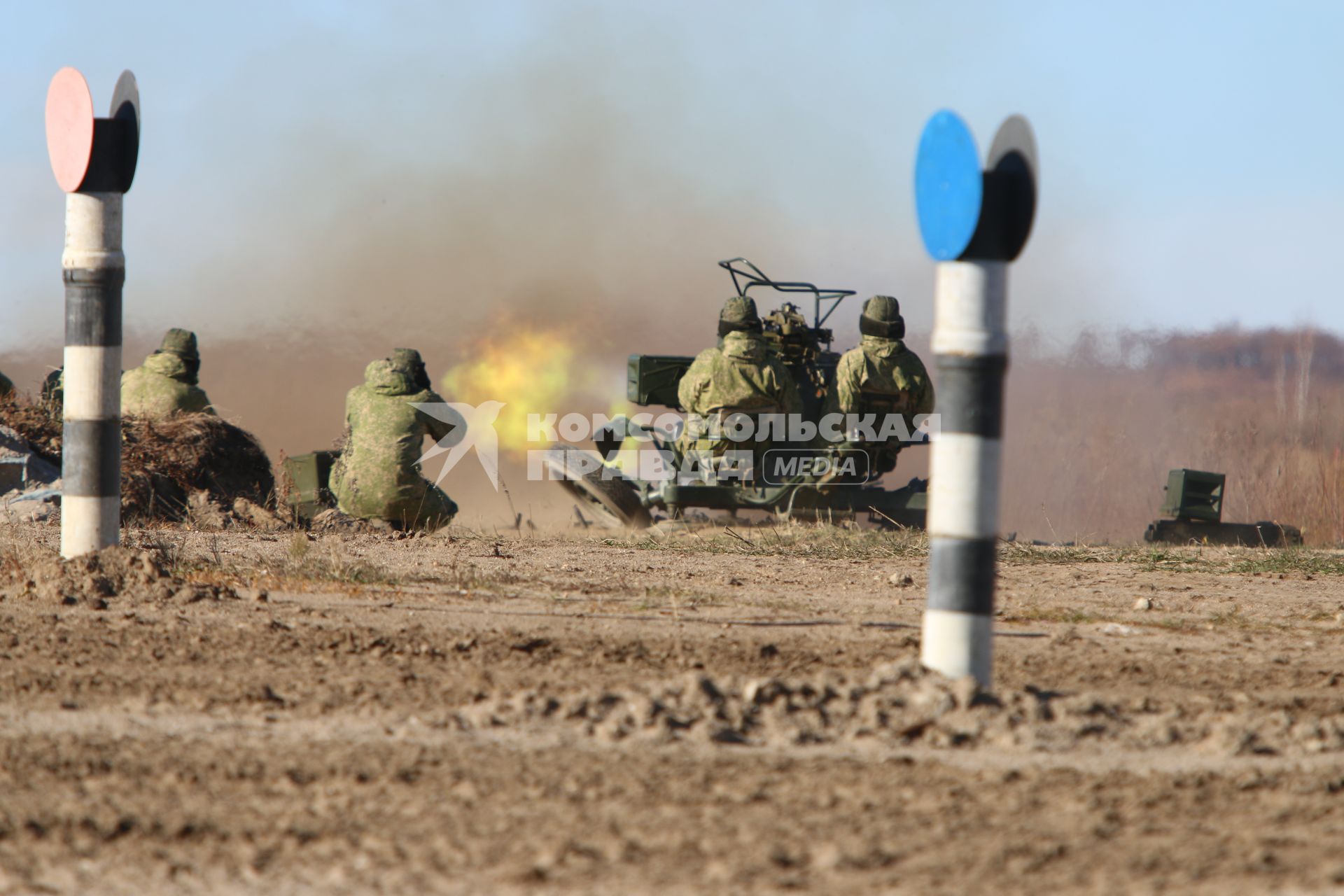 Благовещенск.  Двуствольная зенитная установка ЗУ-23-2 во время учений в Дальневосточном высшем общевойсковом командном училище имени  Маршала Советского Союза К. К. Рокоссовского (ДВОКУ).