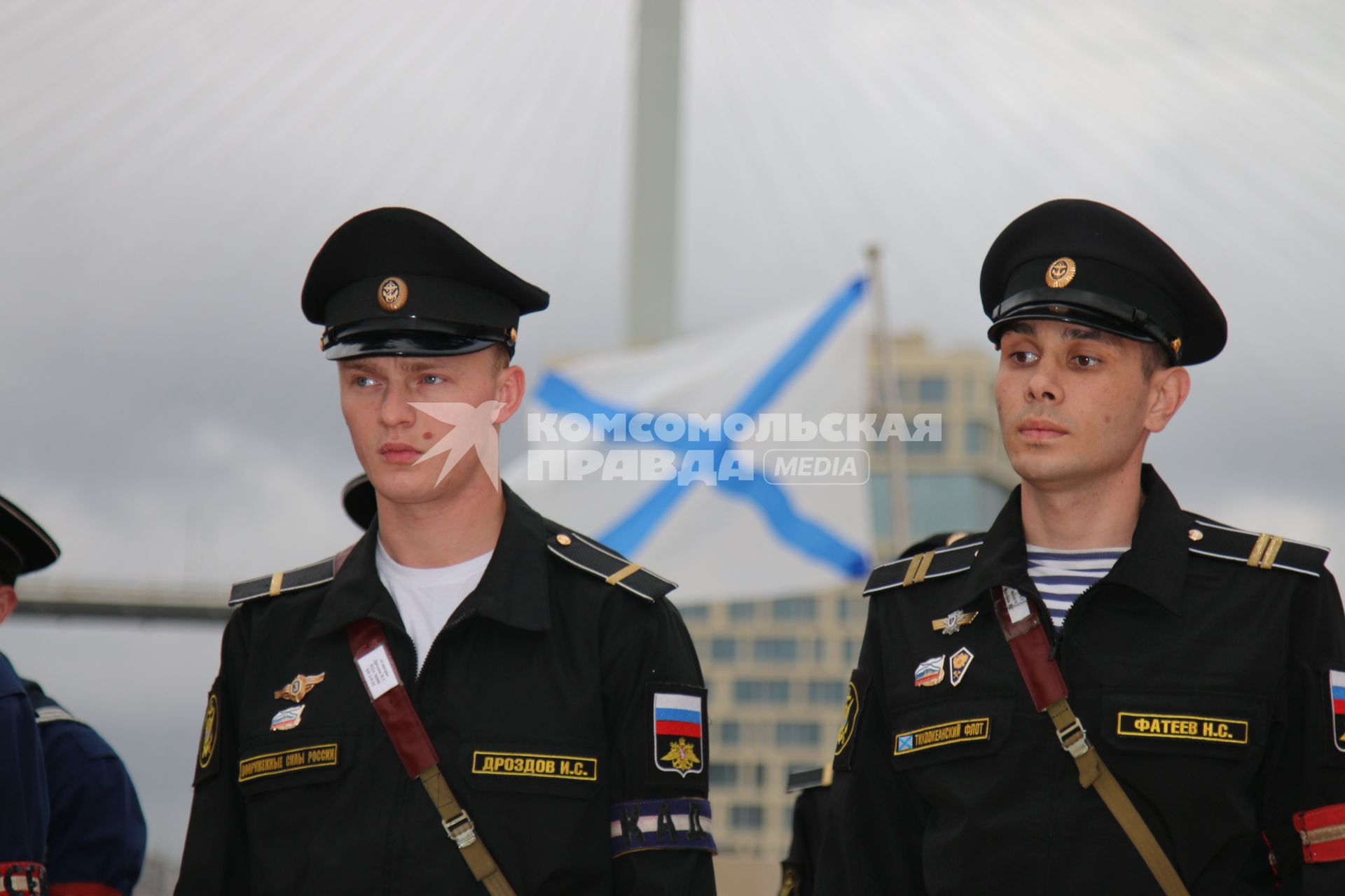 Владивосток.  Дежурный наряд экипажа получает инструктаж на корабле  `Адмирал Трибуц` .