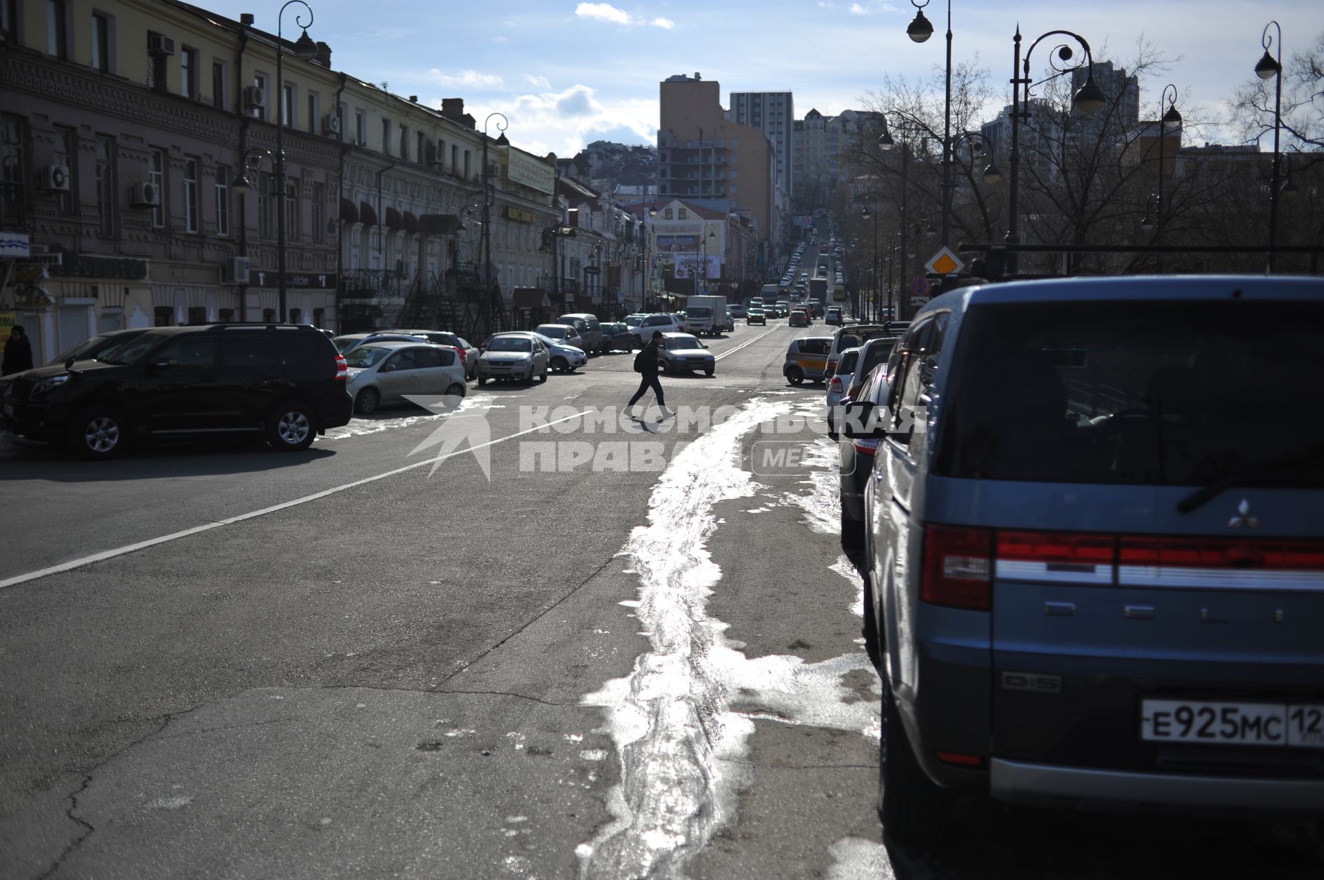 Владивосток.   На одной из улиц города.