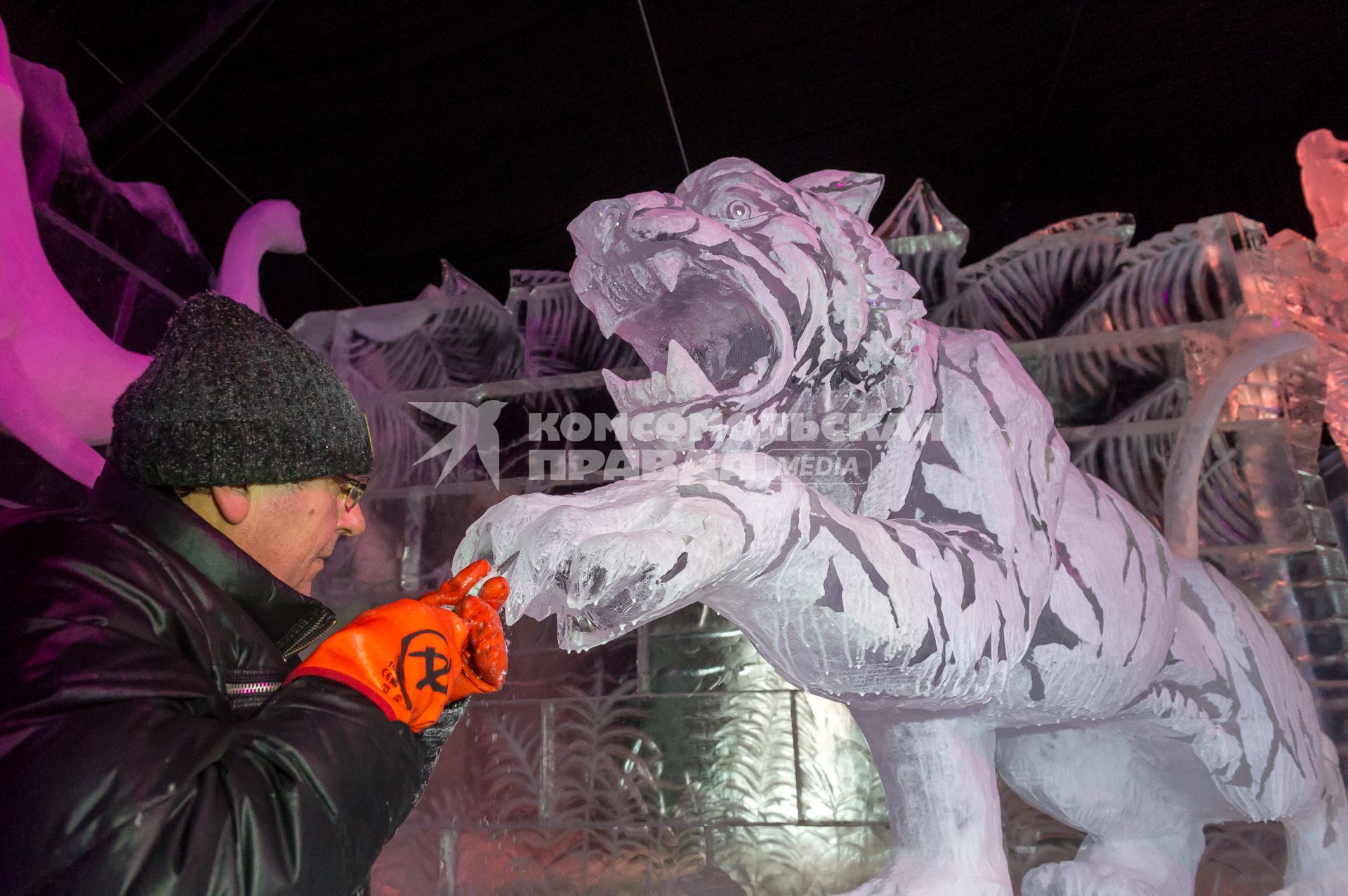 Санкт-Петербург. На фестивале ледовых скульптур ICE Fantasy в Петропавловской крепости.