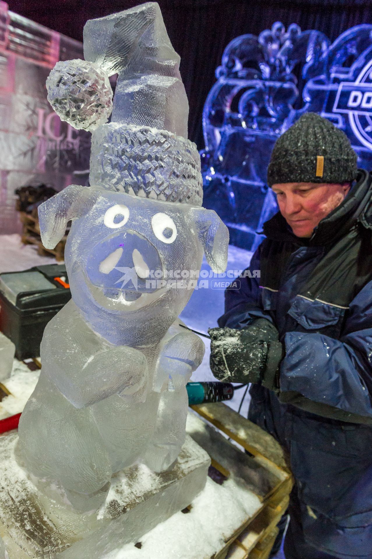 Санкт-Петербург. На фестивале ледовых скульптур ICE Fantasy в Петропавловской крепости.