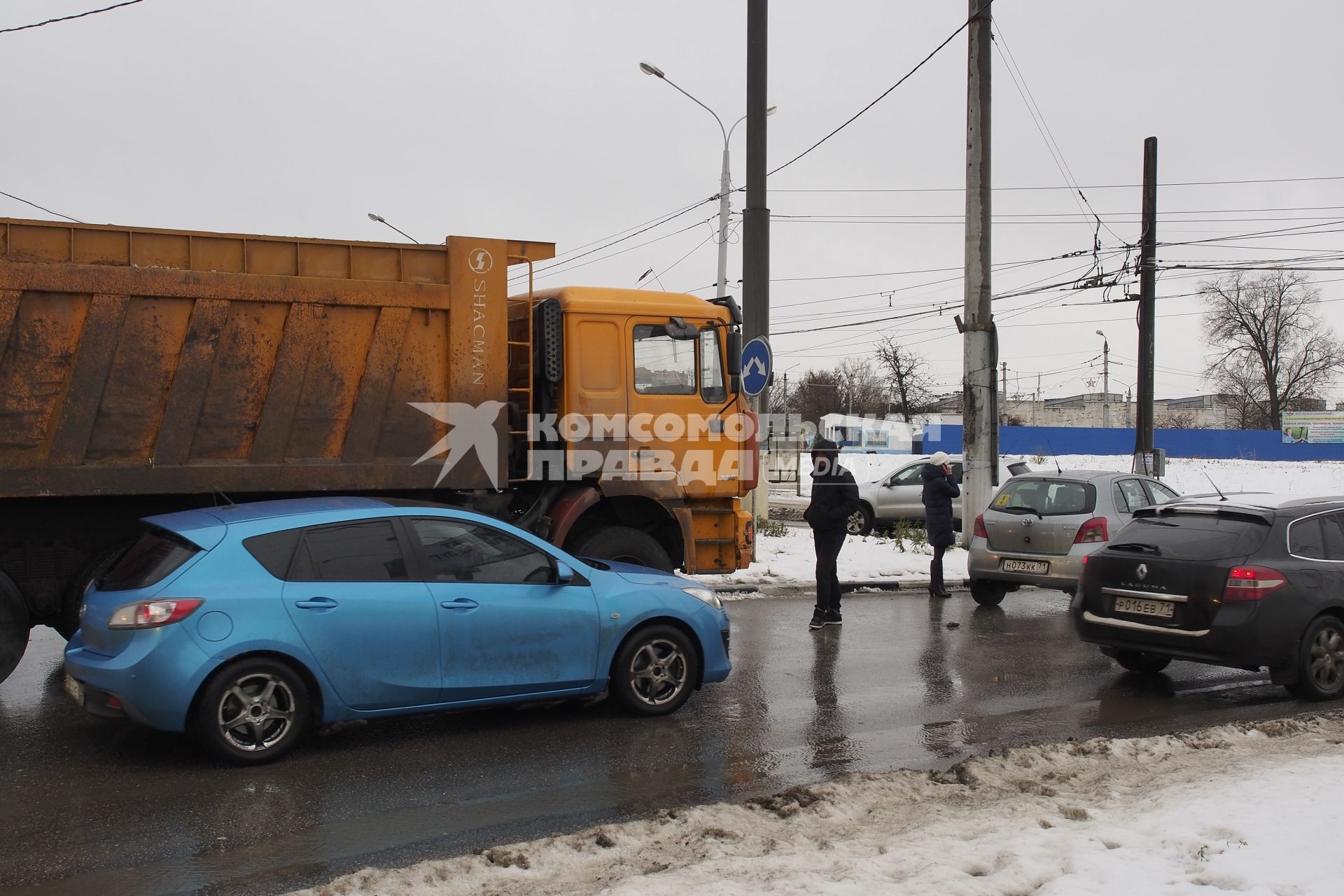 Тула. Автомобили, пострадавшие в результате ДТП на одной из улиц города.