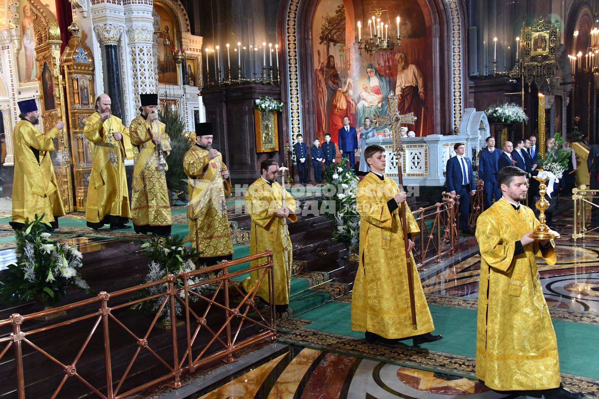 Москва. Во время праздничного богослужения по случаю  Рождества Христова в храме Христа Спасителя.